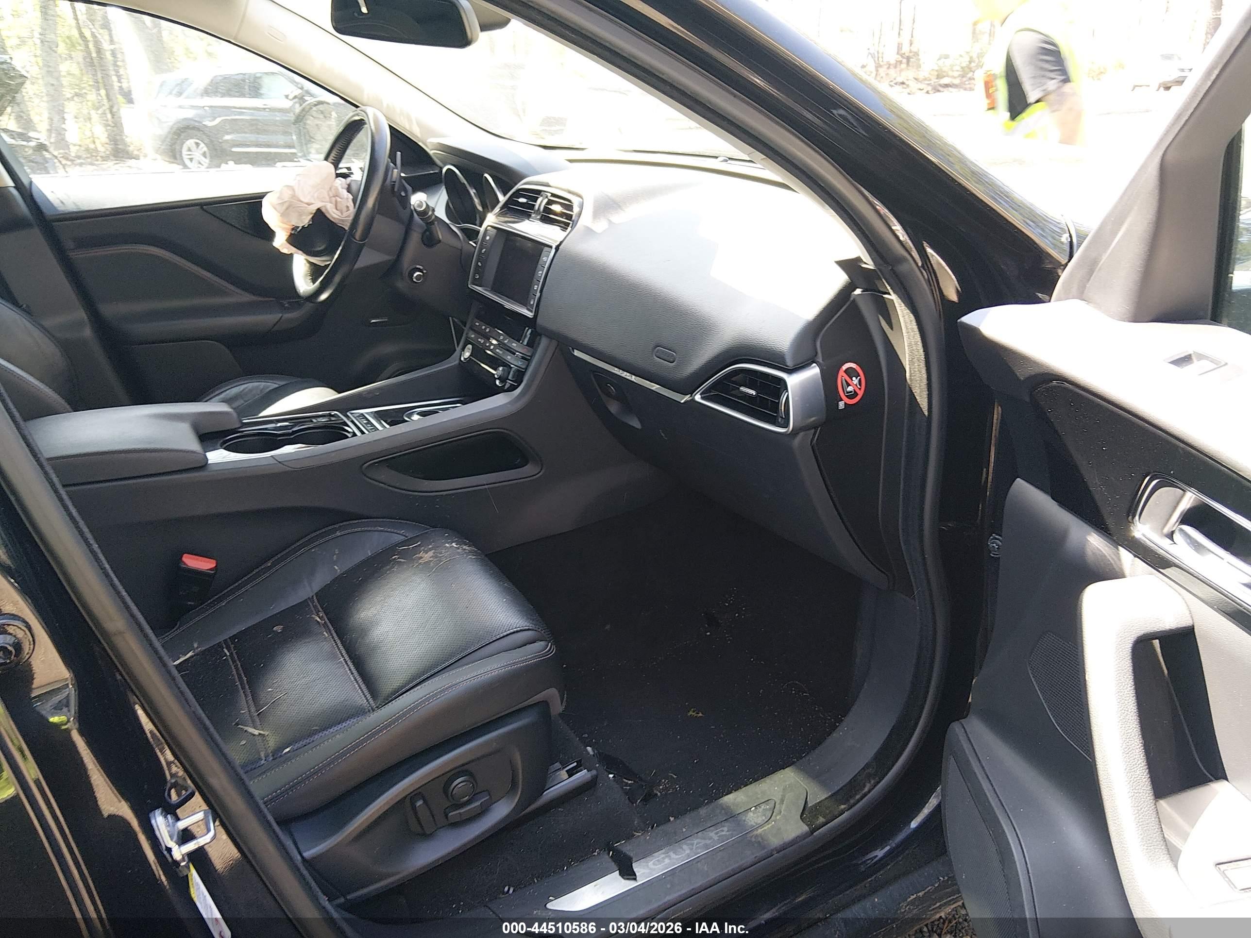 JAGUAR F-PACE image 5