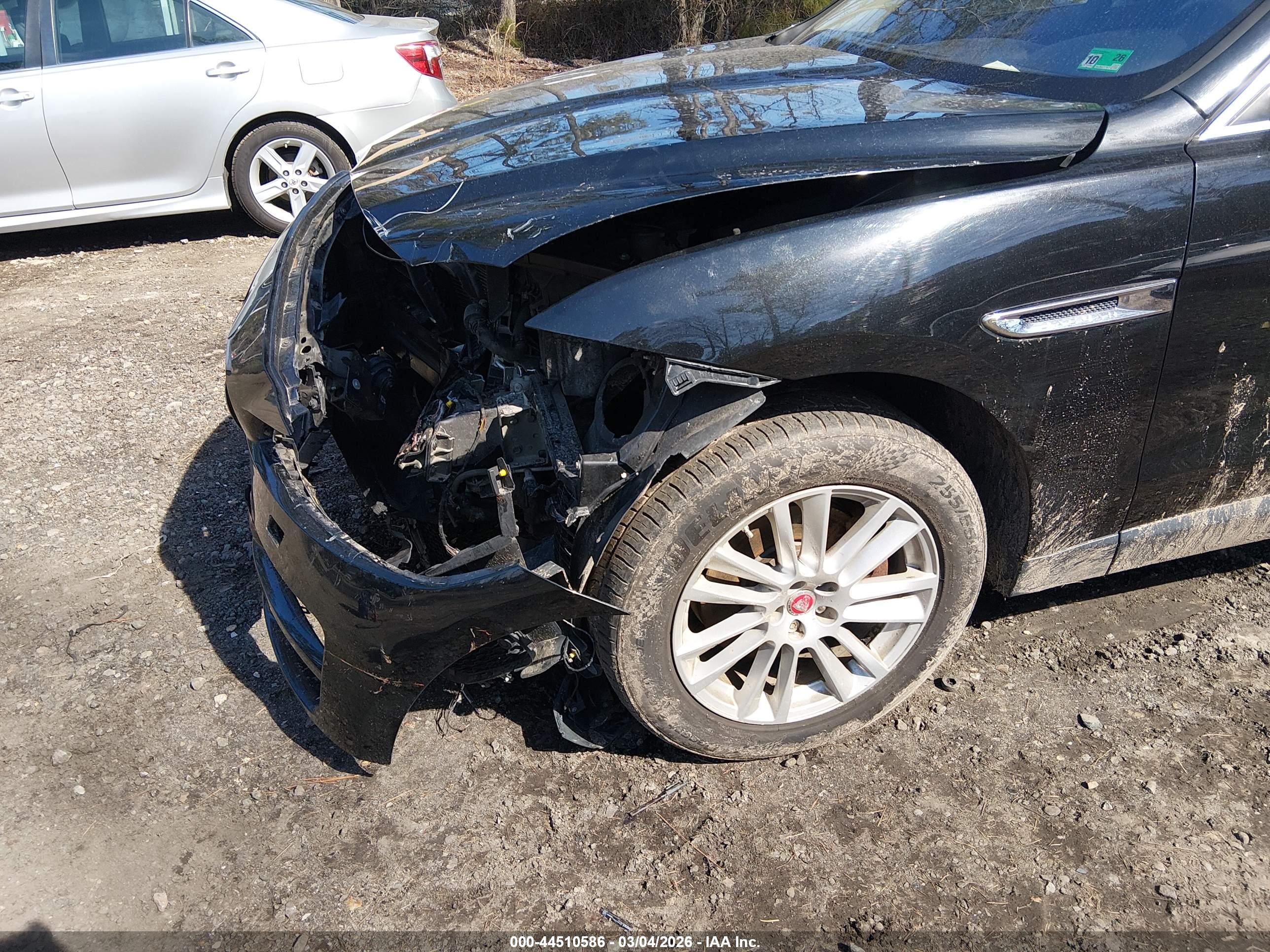 JAGUAR F-PACE image 6
