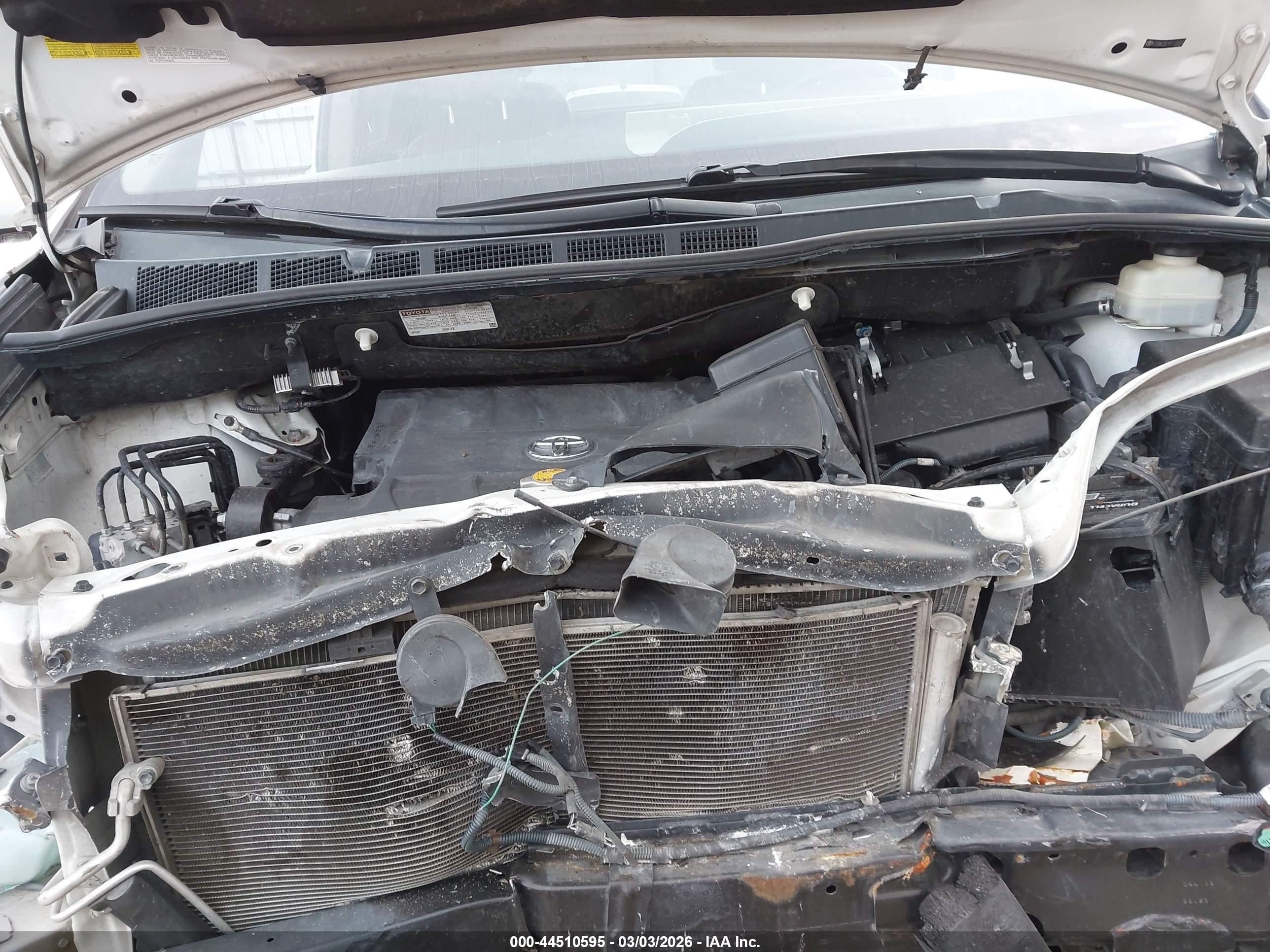 TOYOTA SIENNA image 10