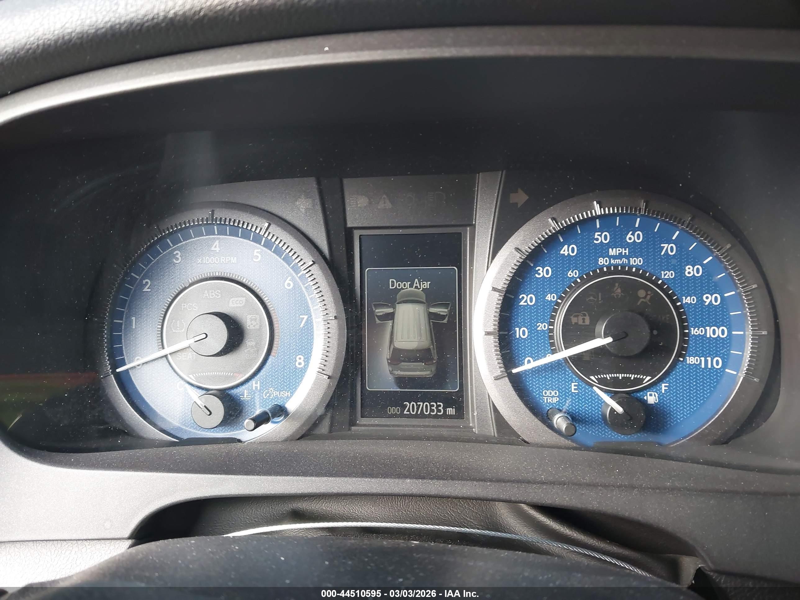 TOYOTA SIENNA image 7