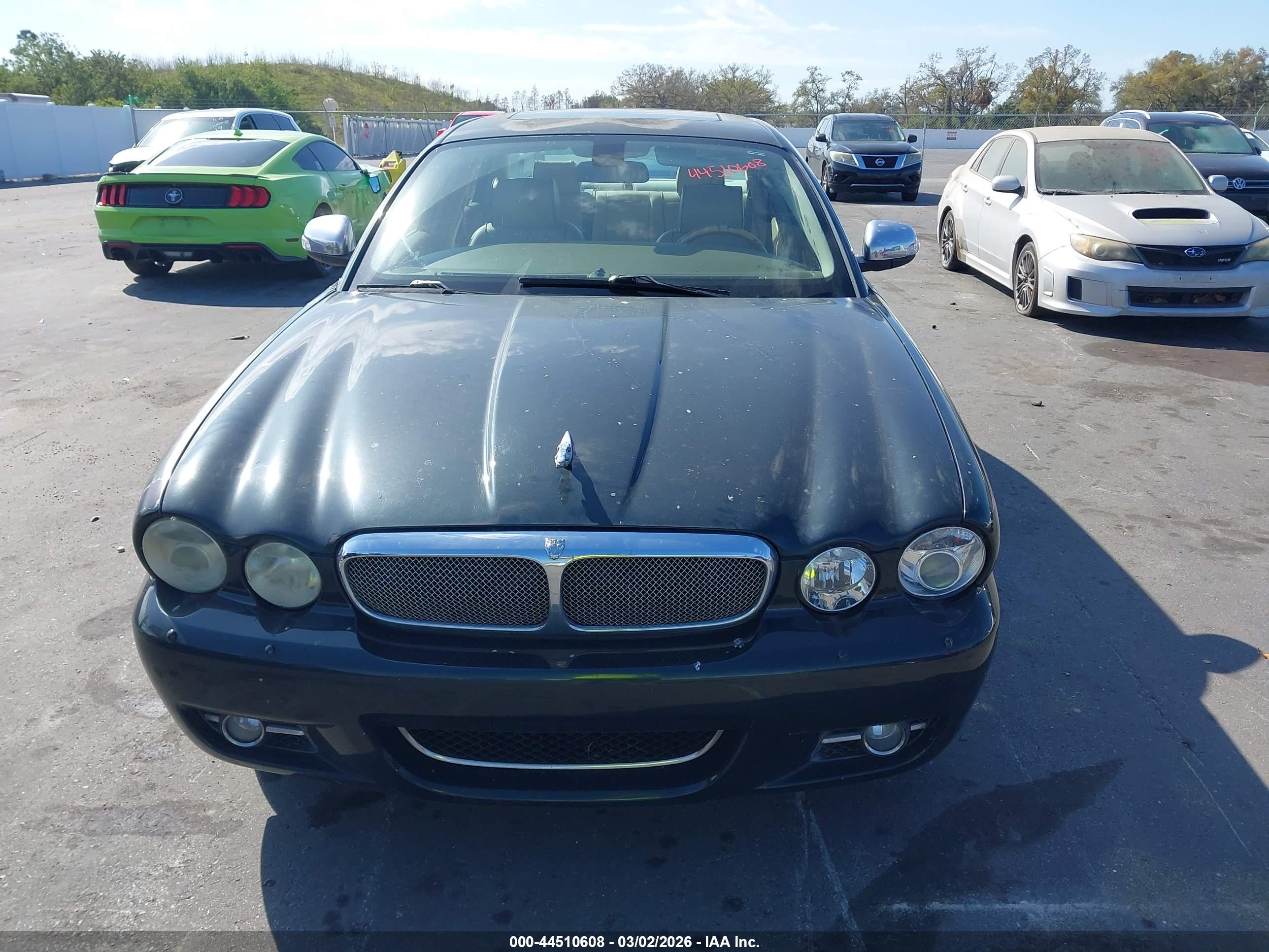JAGUAR XJ image 6