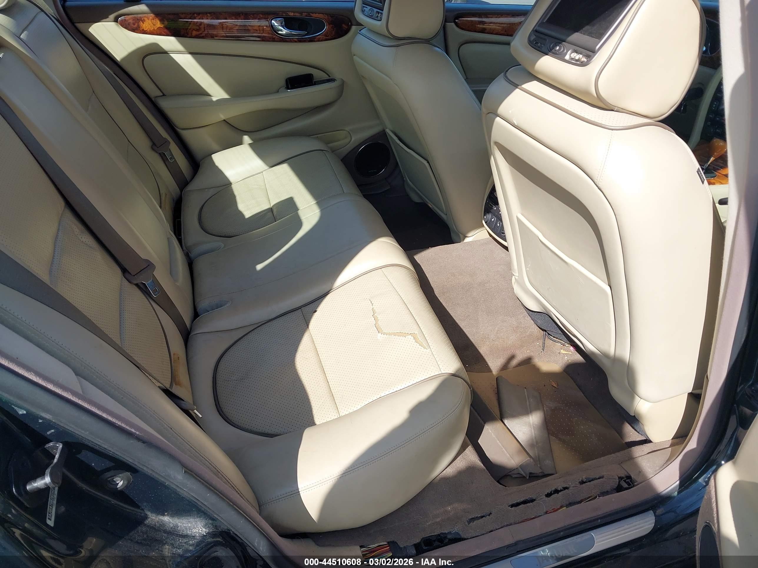 JAGUAR XJ image 8