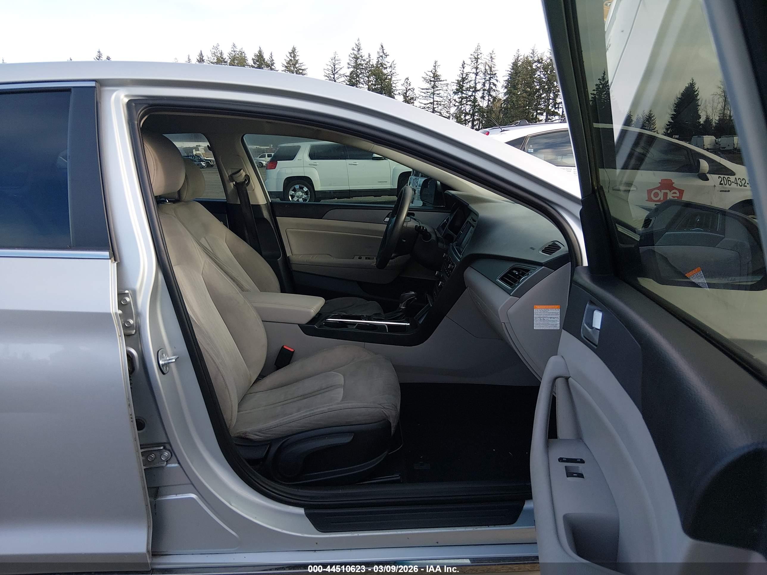 HYUNDAI SONATA image 5