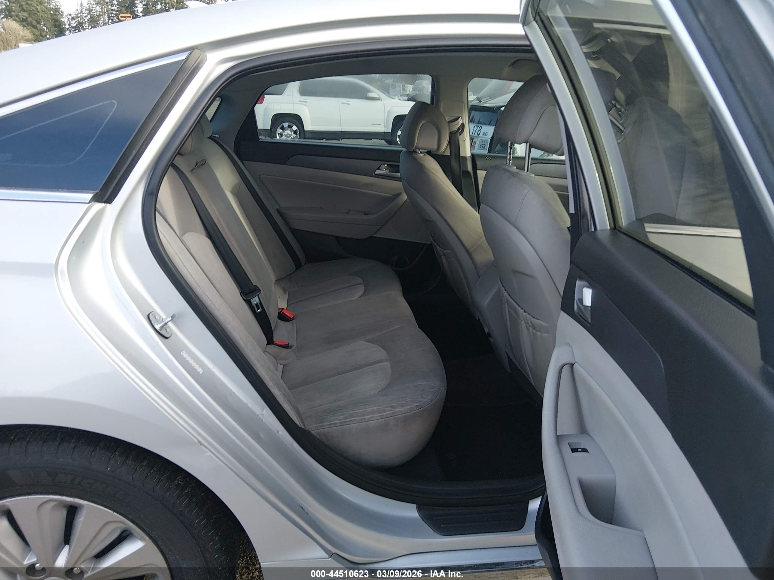 HYUNDAI SONATA image 8