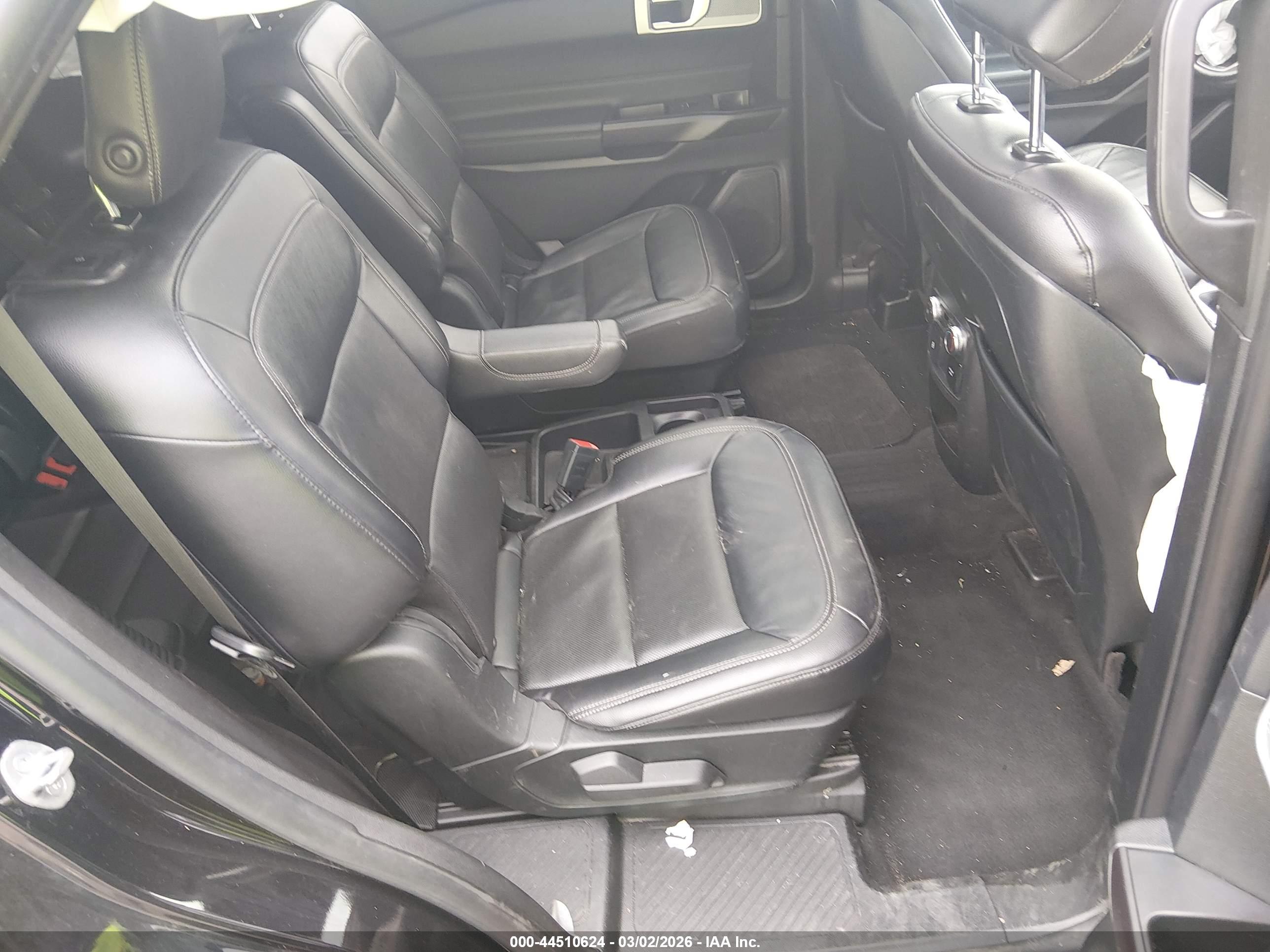 FORD EXPLORER image 8