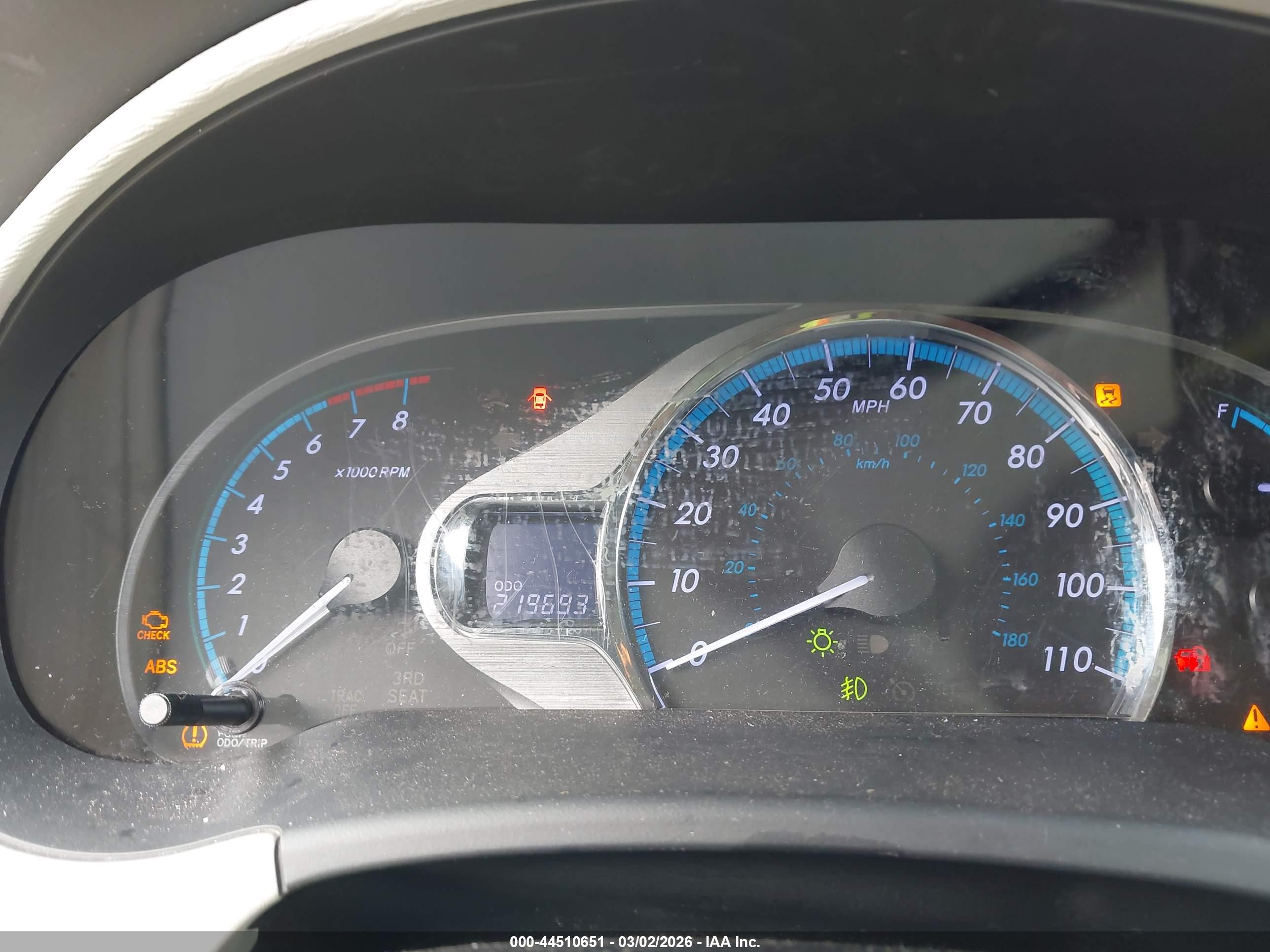 TOYOTA SIENNA image 7