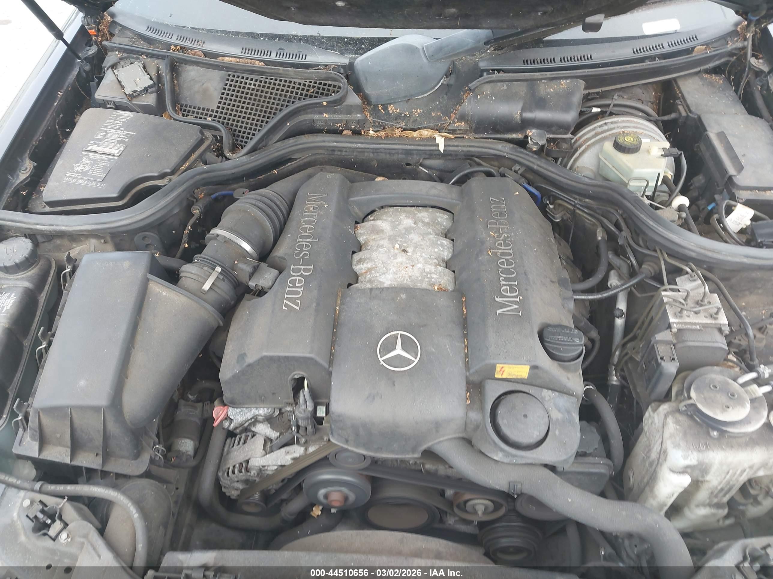 MERCEDES-BENZ E image 10