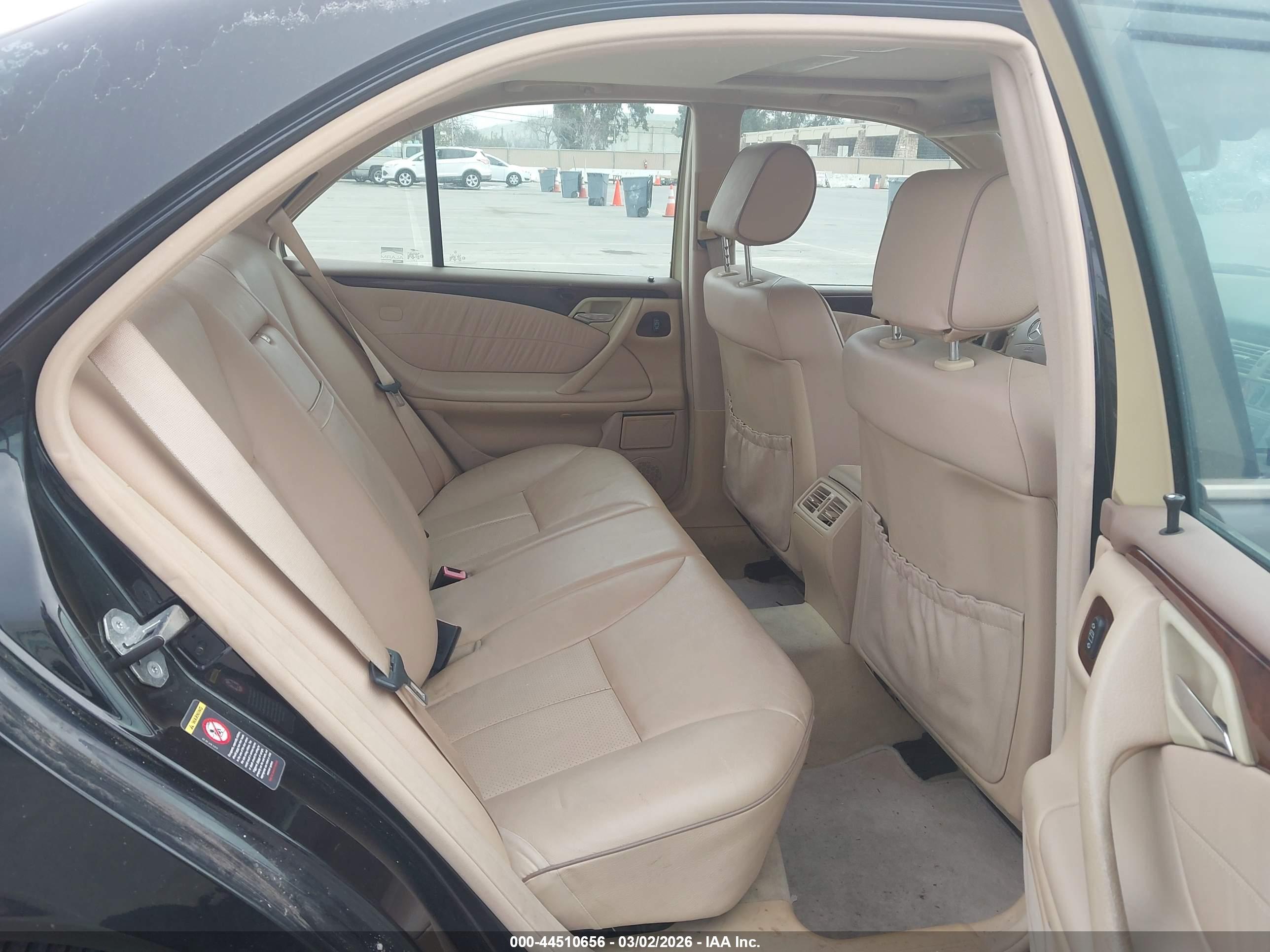 MERCEDES-BENZ E image 8