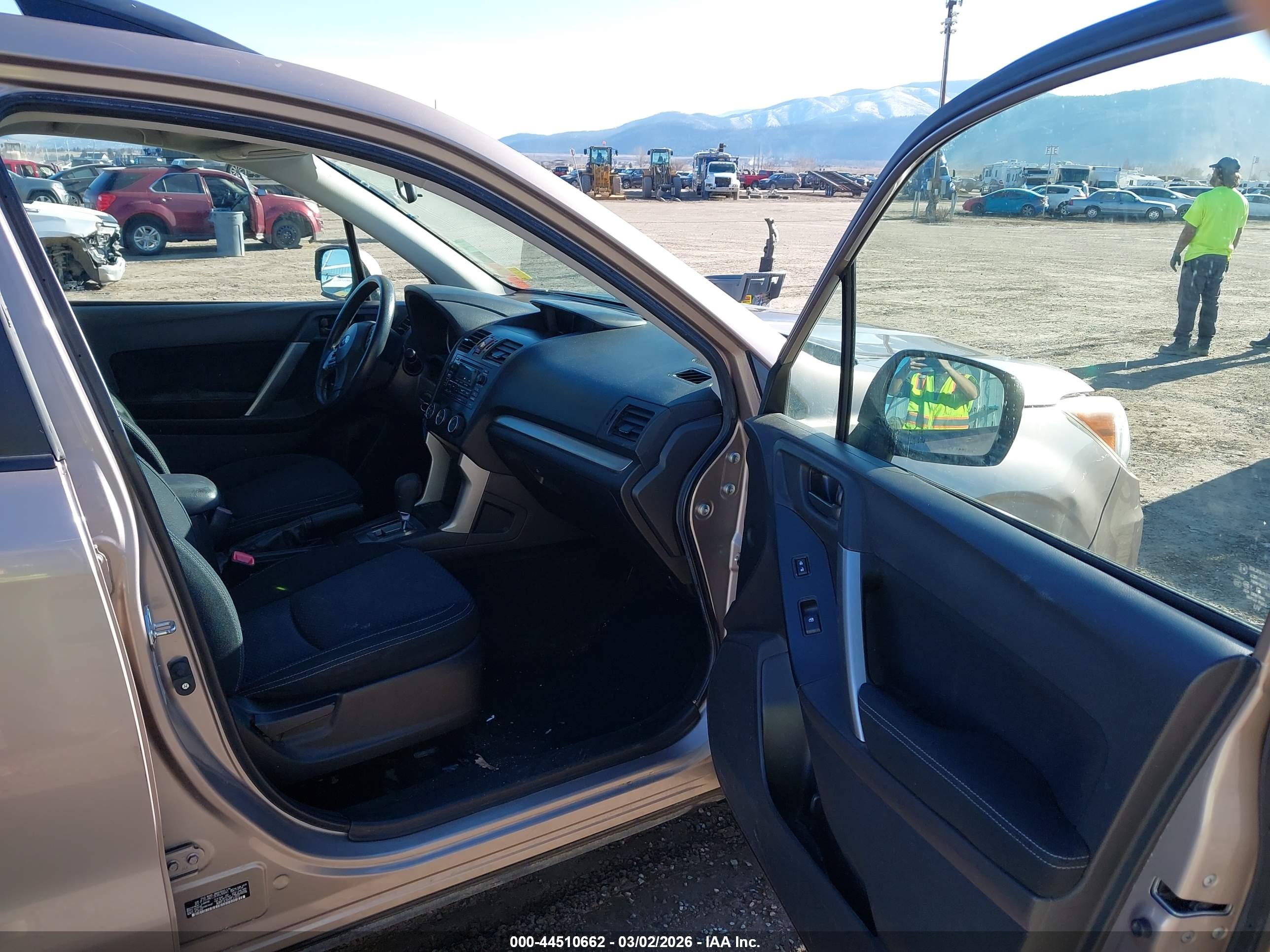 SUBARU FORESTER image 5