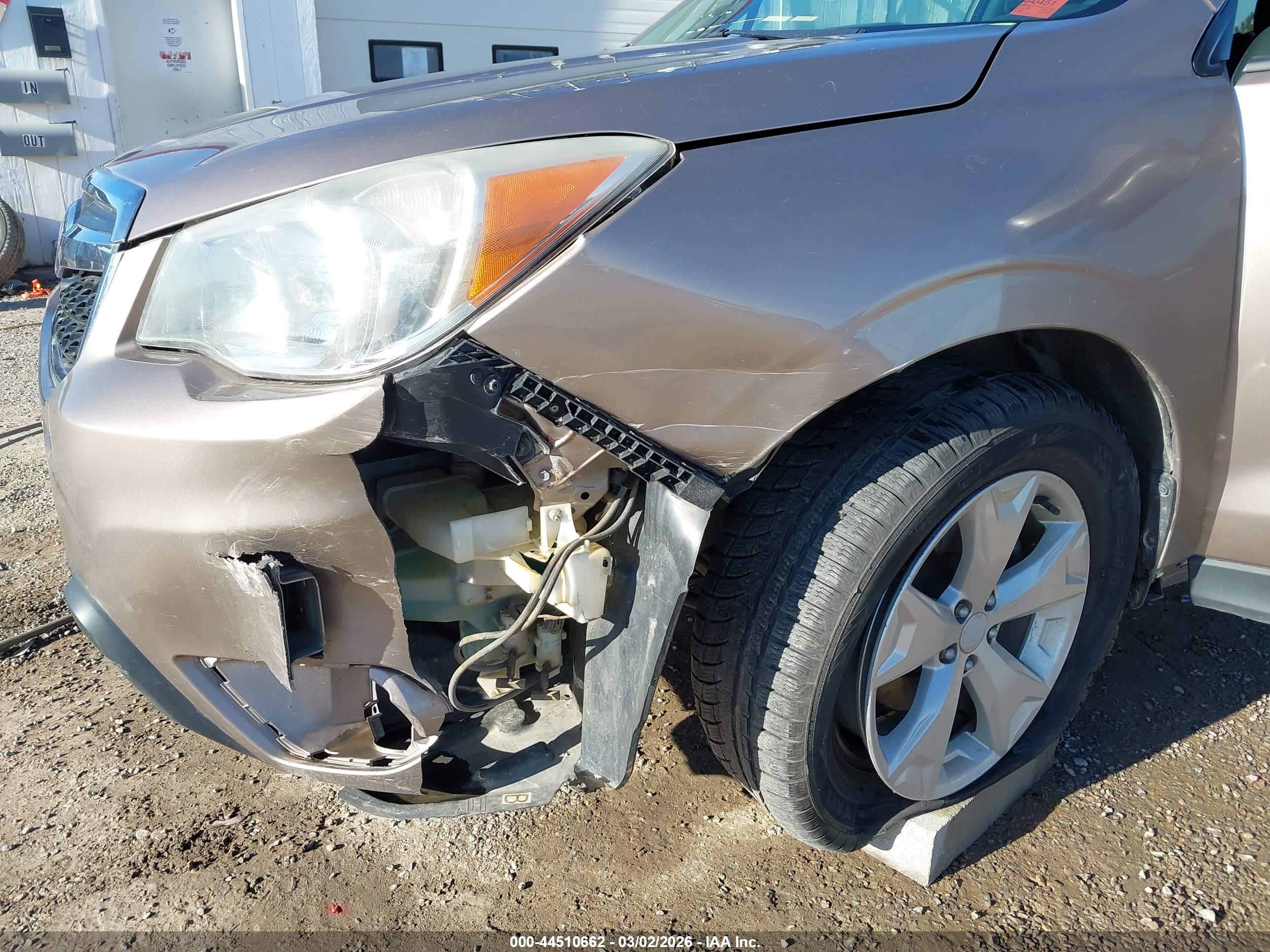 SUBARU FORESTER image 6