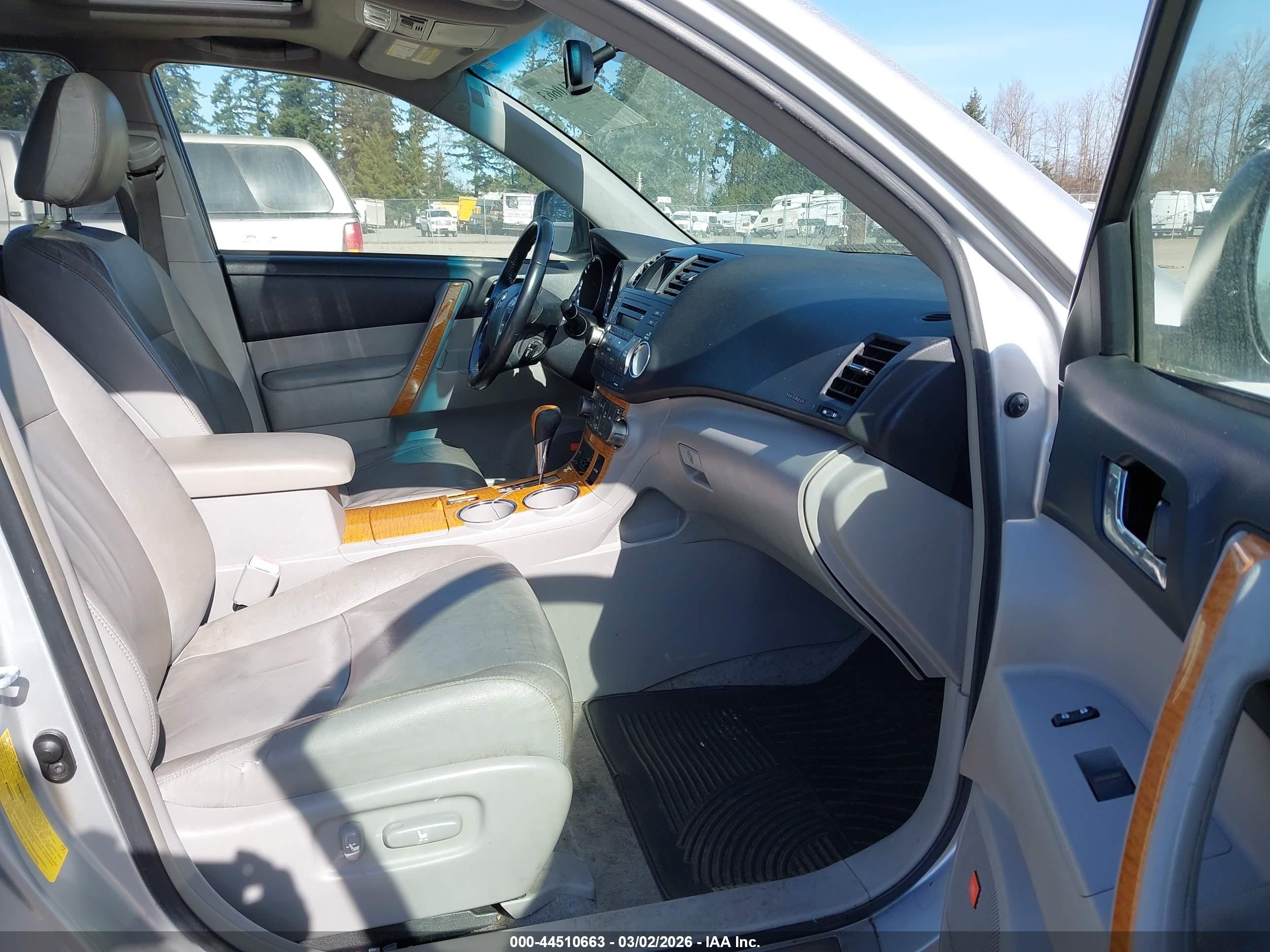 TOYOTA HIGHLANDER image 5