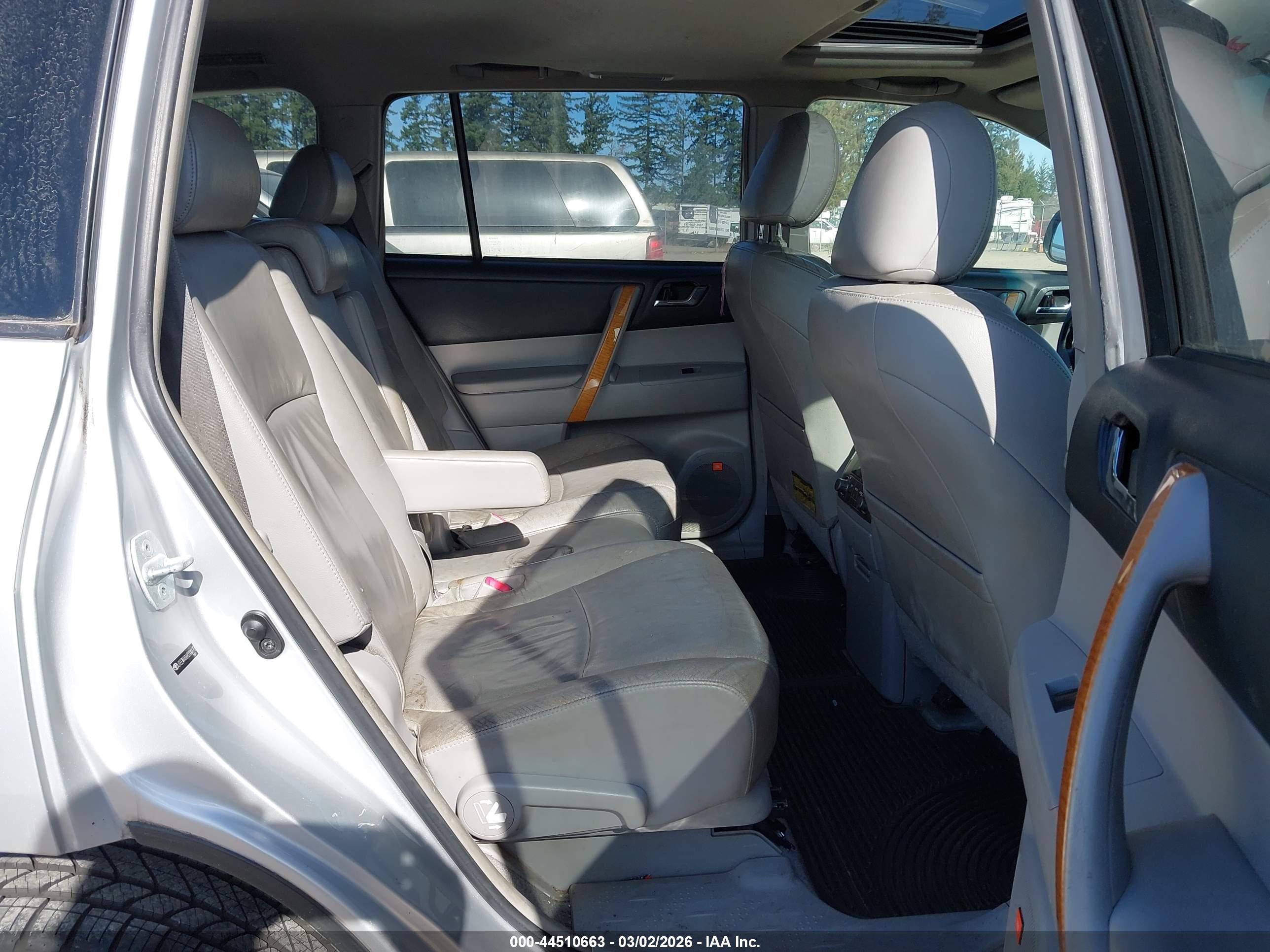 TOYOTA HIGHLANDER image 8