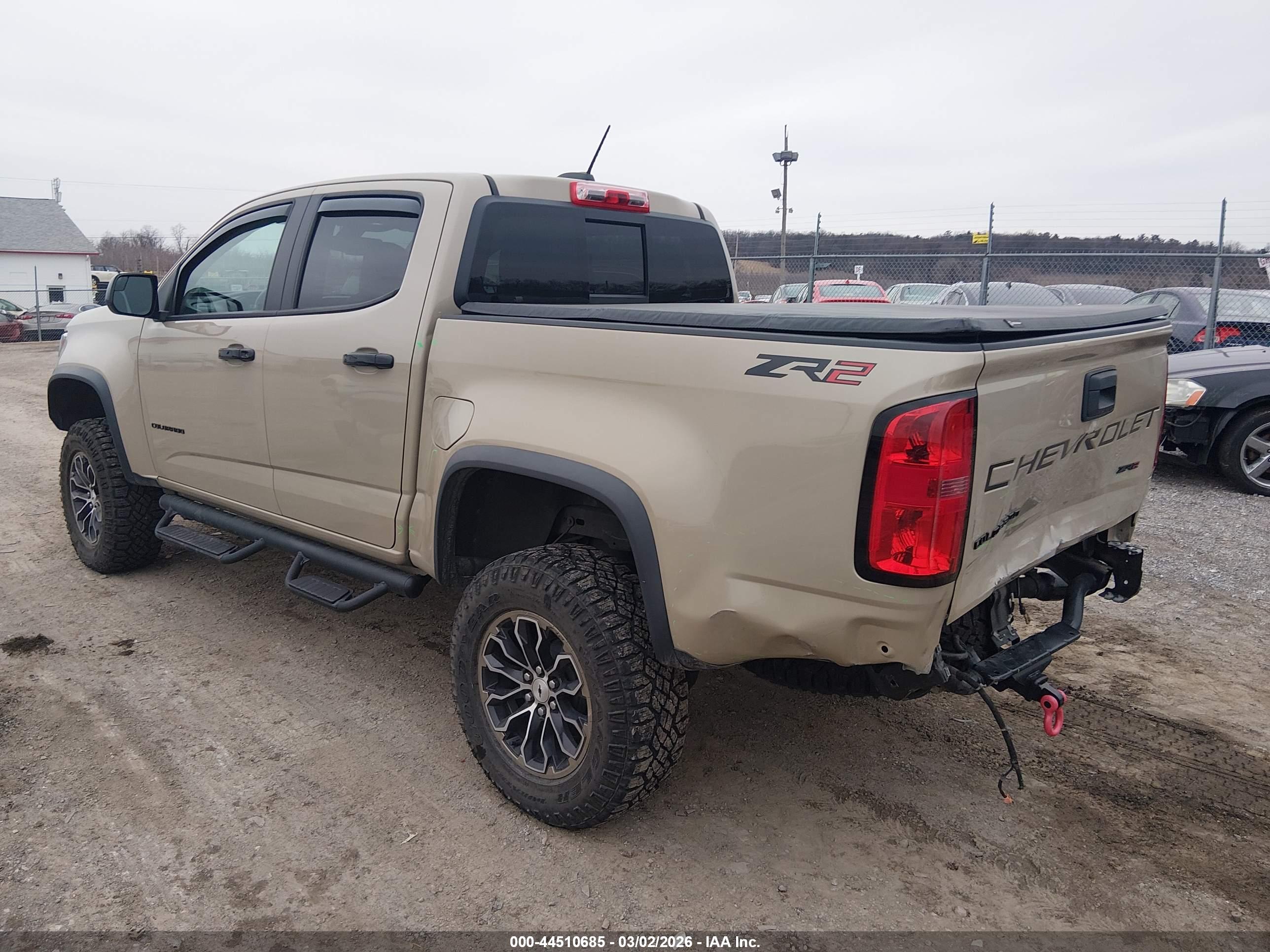 CHEVROLET COLORADO image 3