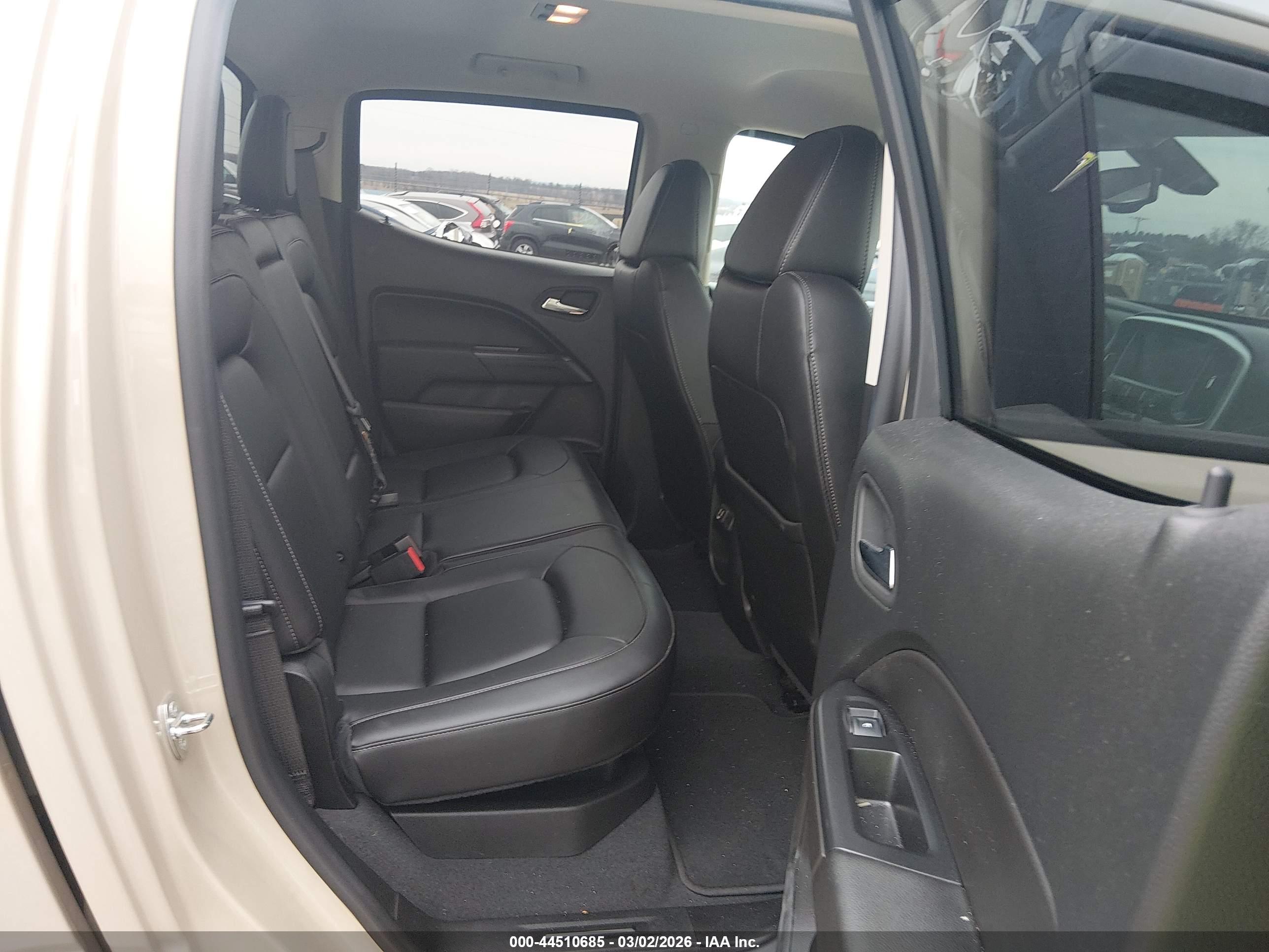 CHEVROLET COLORADO image 8