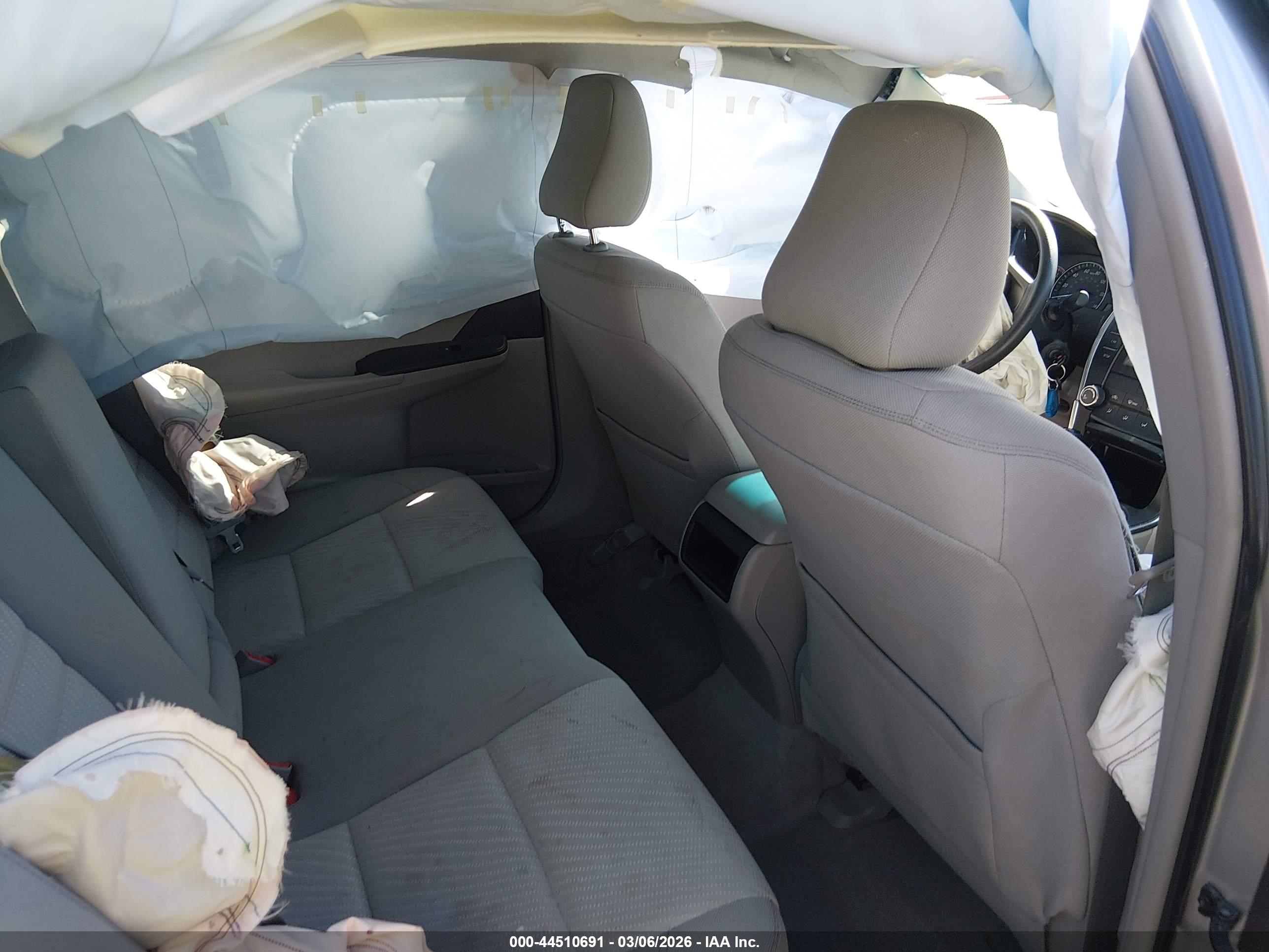 TOYOTA CAMRY image 8