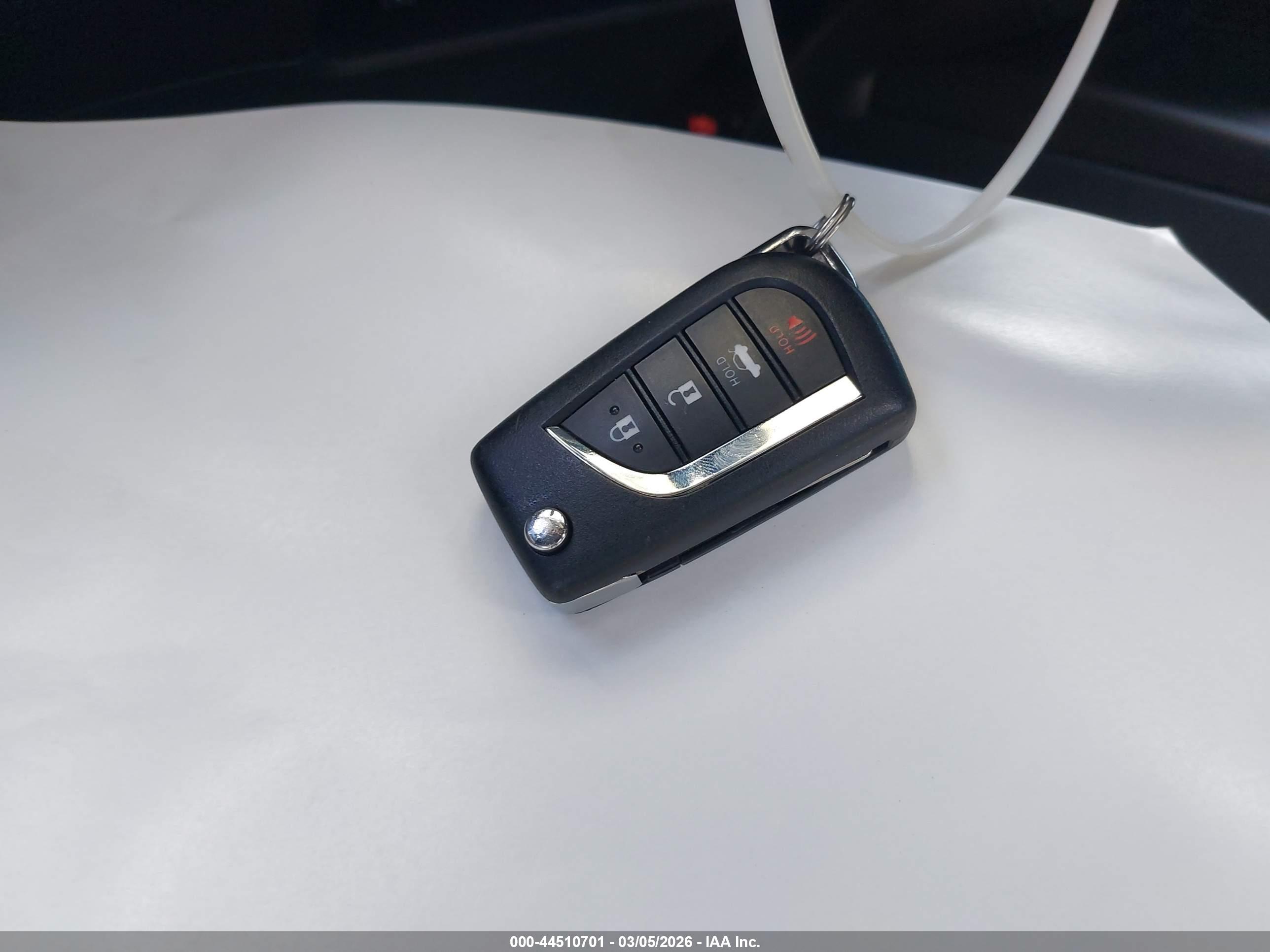 TOYOTA CAMRY image 11