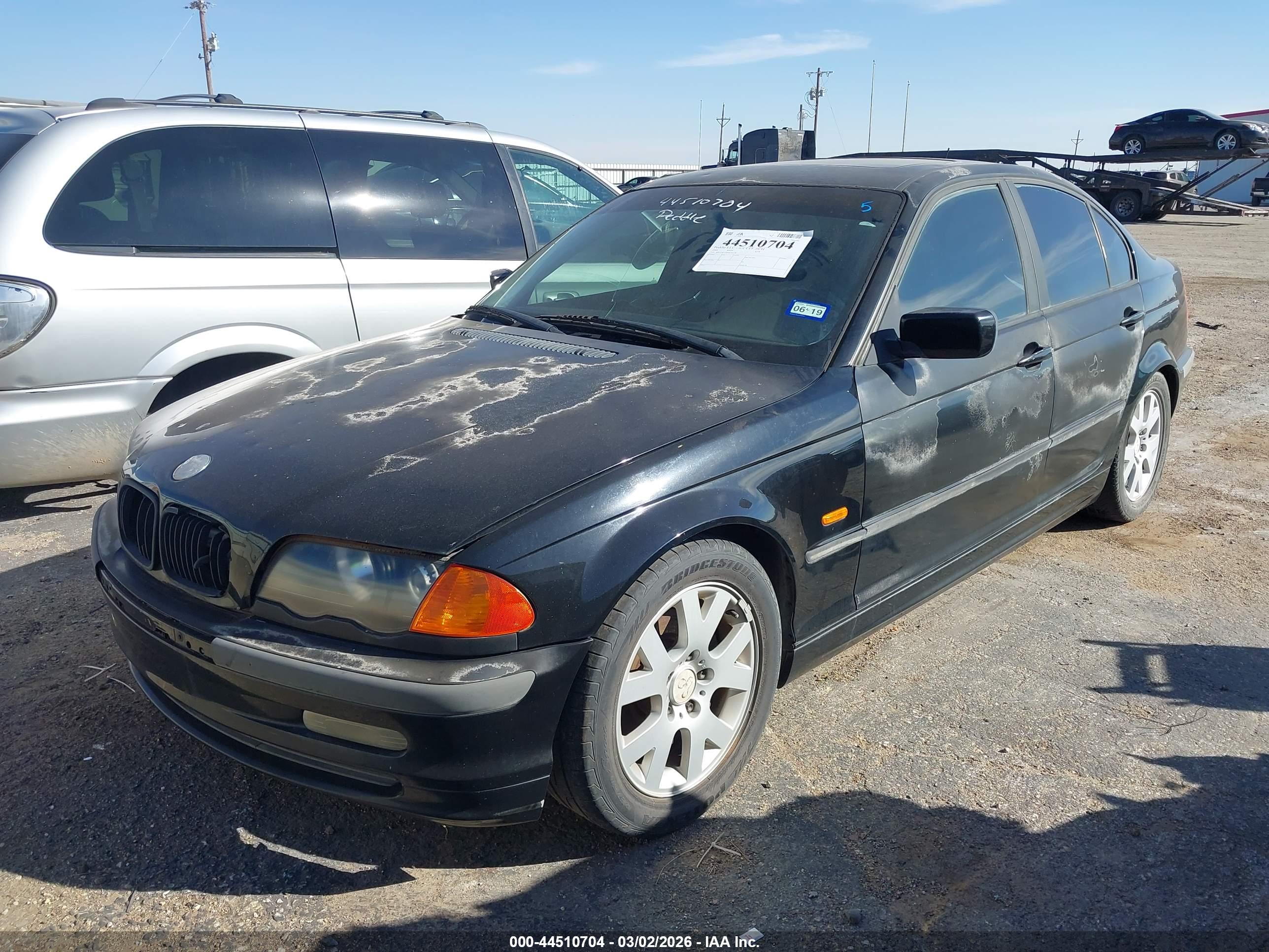 BMW 323I image 2