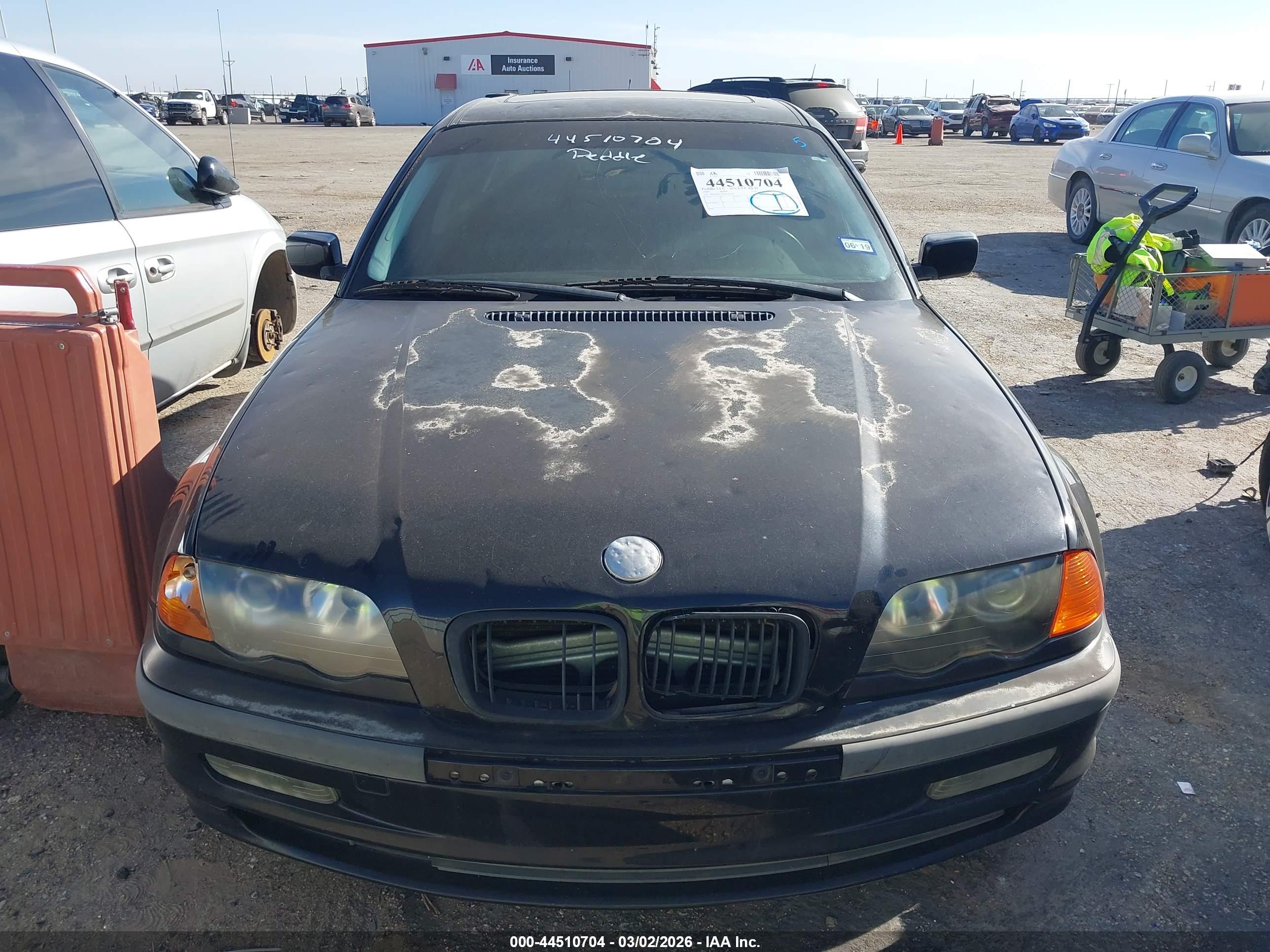 BMW 323I image 6
