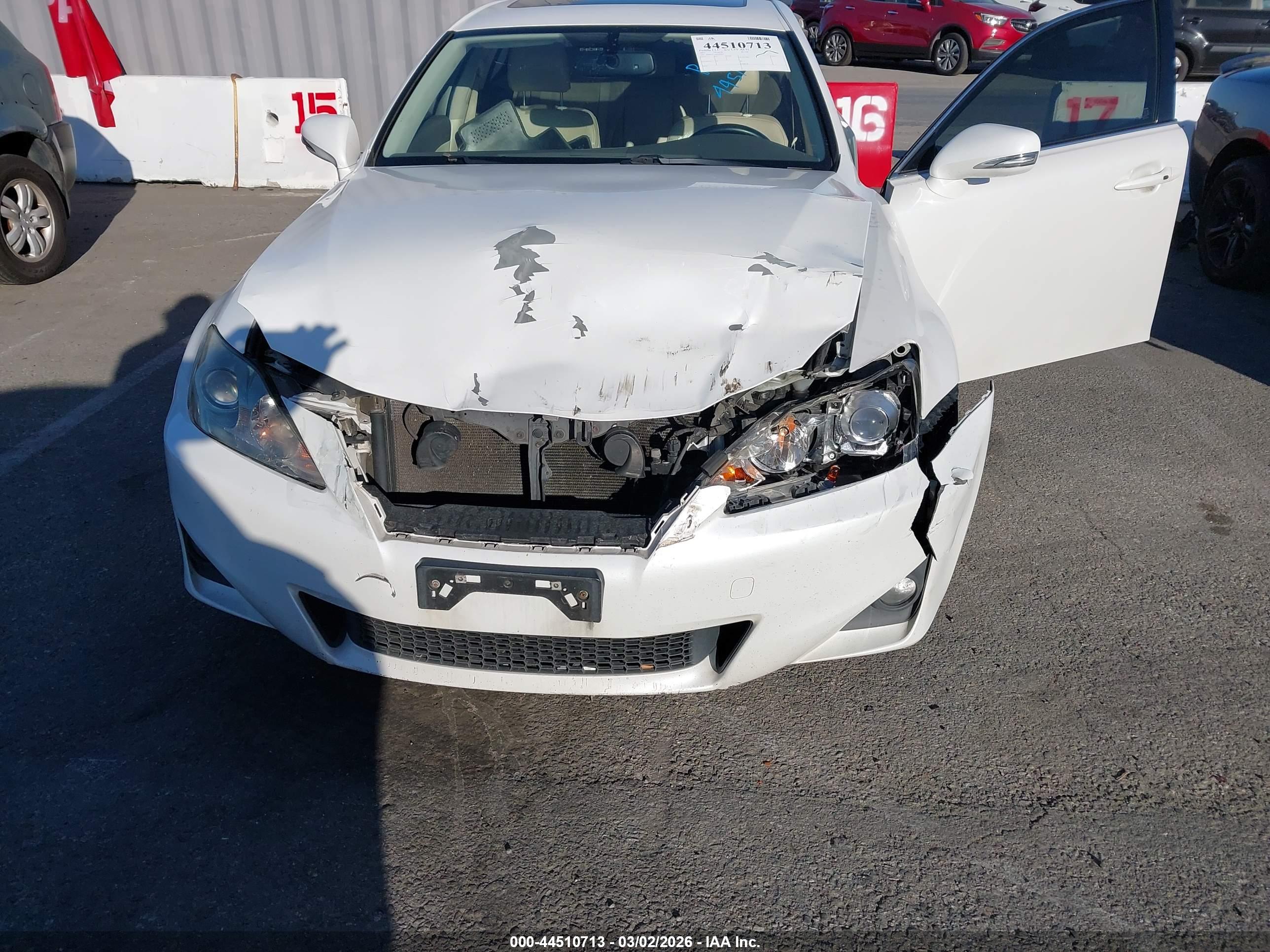 LEXUS IS image 6