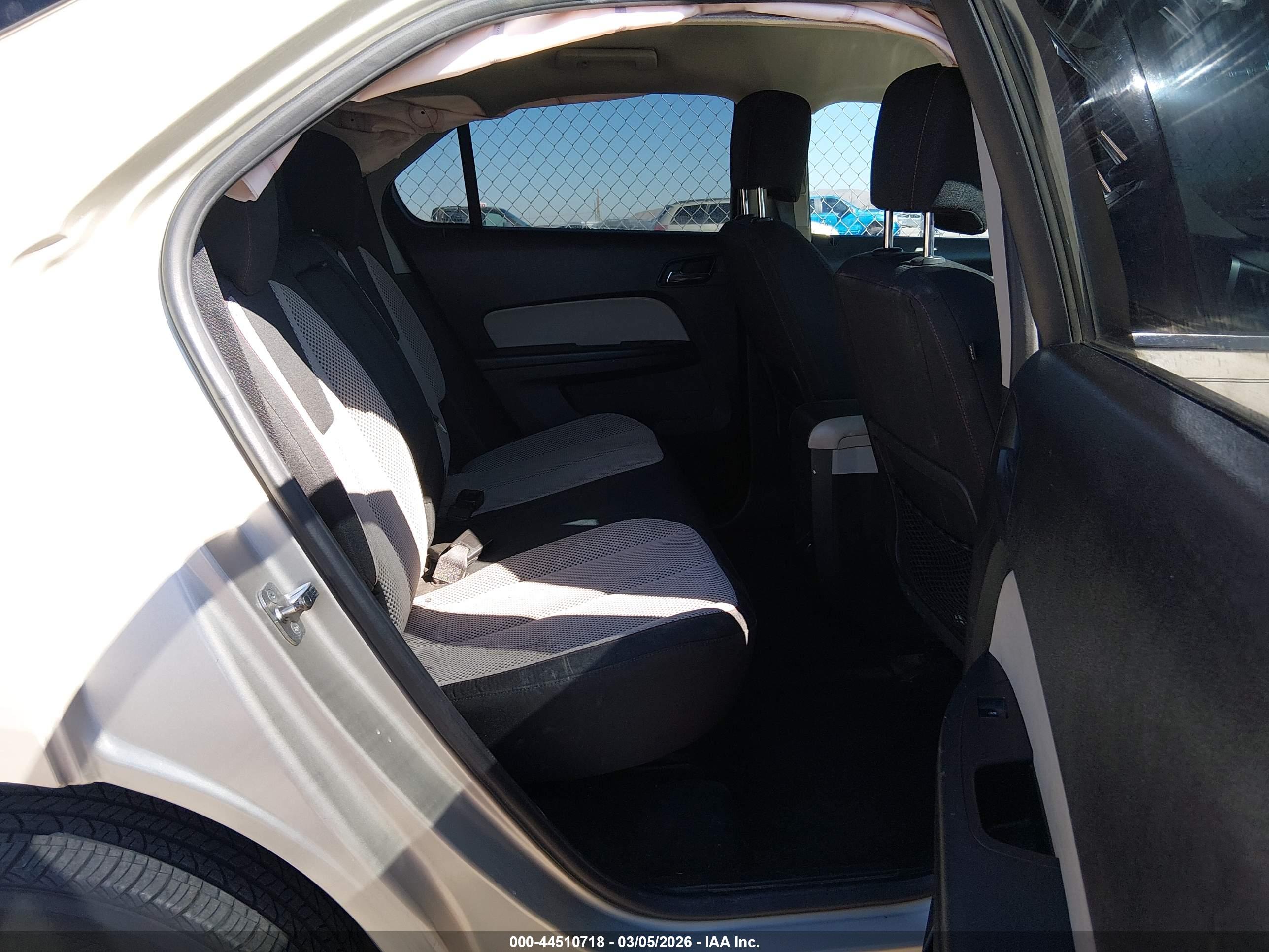 CHEVROLET EQUINOX image 8