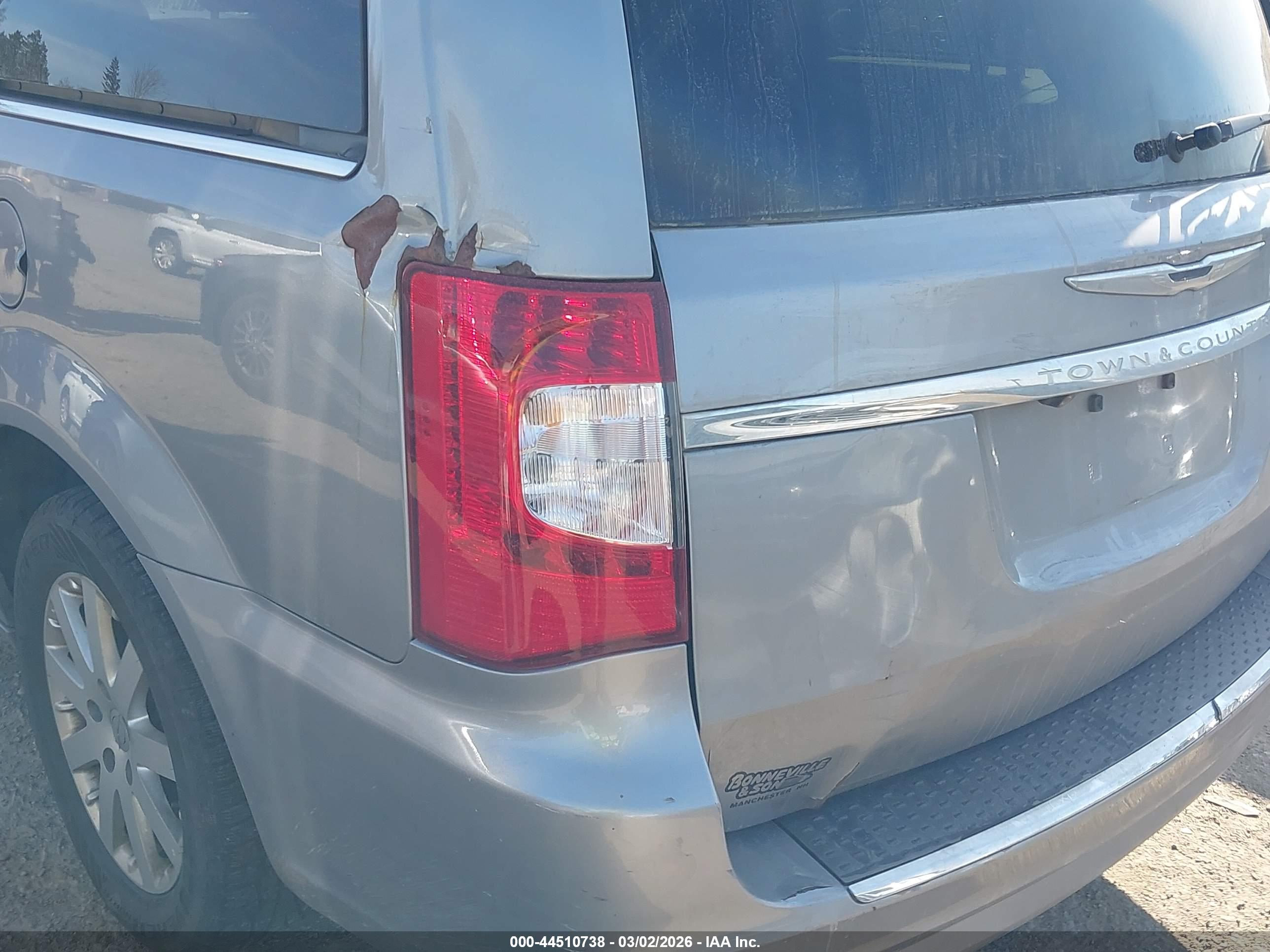 CHRYSLER TOWN image 6