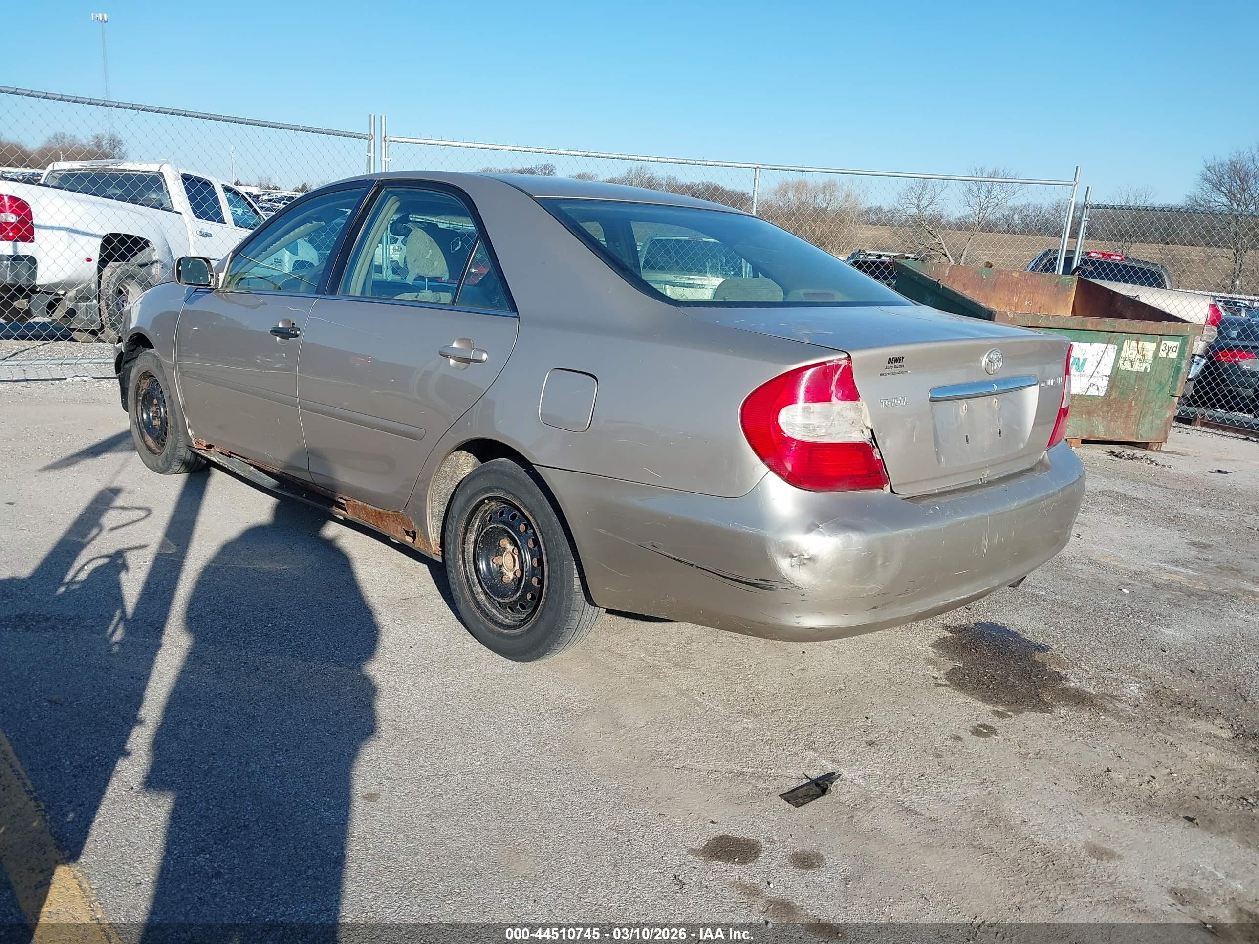TOYOTA CAMRY image 3
