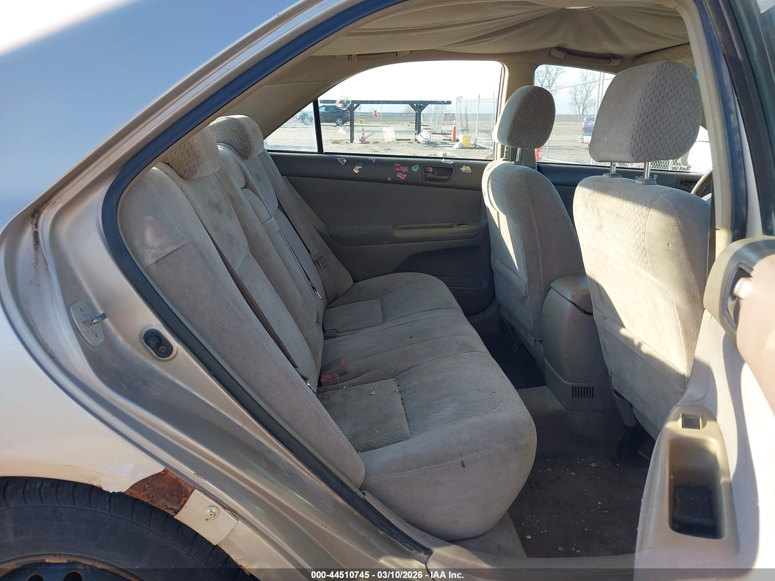 TOYOTA CAMRY image 8