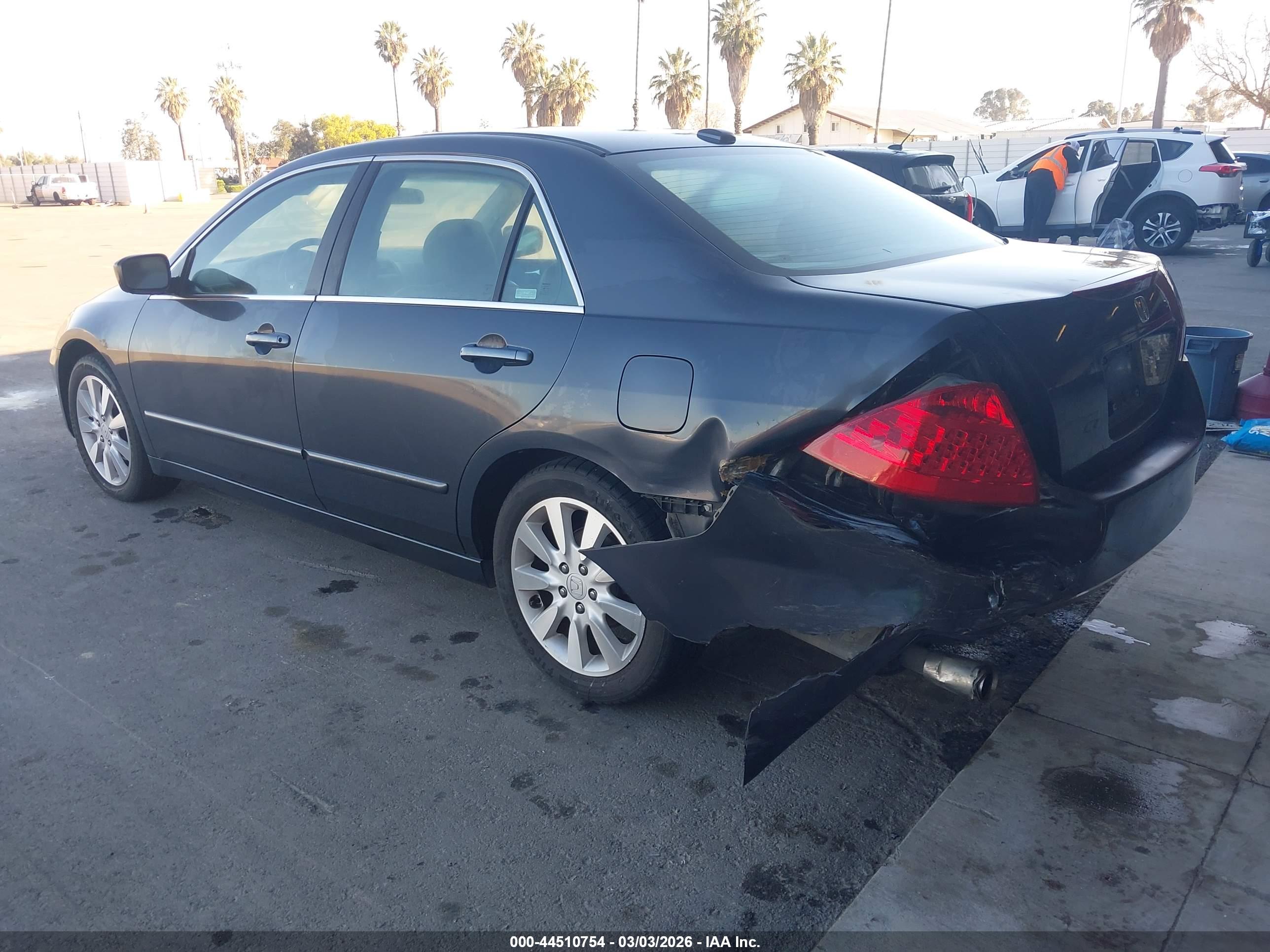 HONDA ACCORD image 3