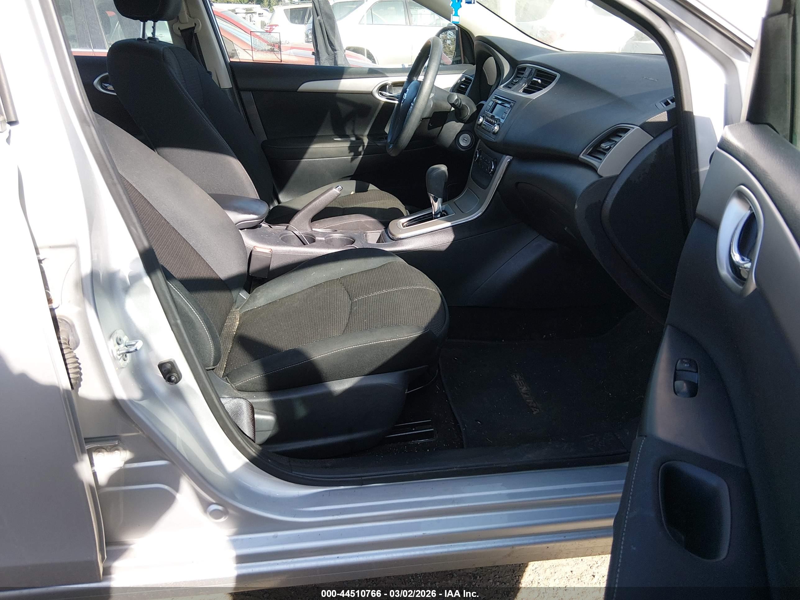NISSAN SENTRA image 5