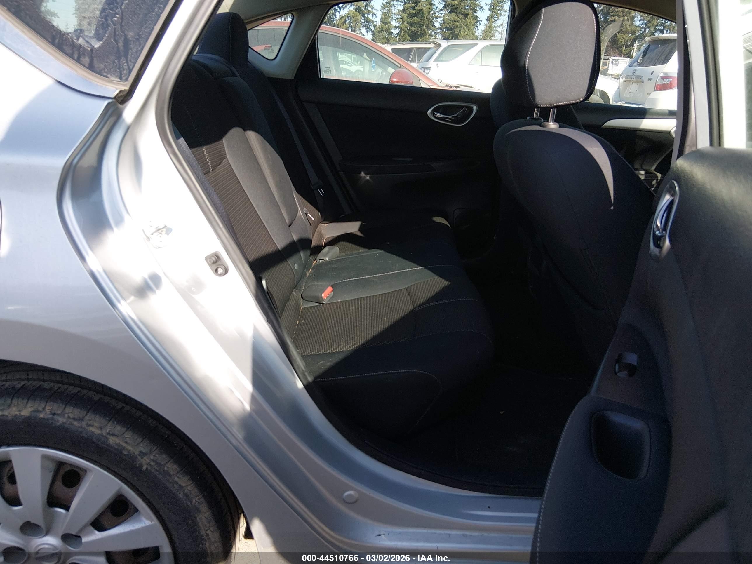 NISSAN SENTRA image 8