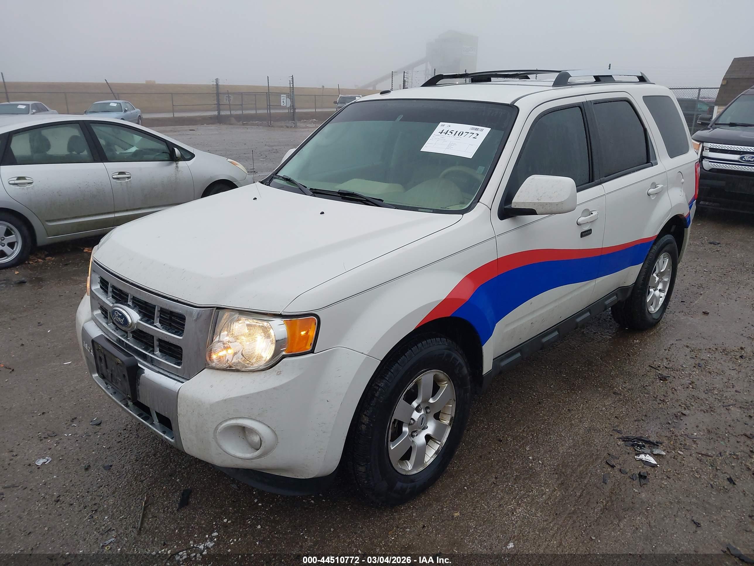 FORD ESCAPE image 2