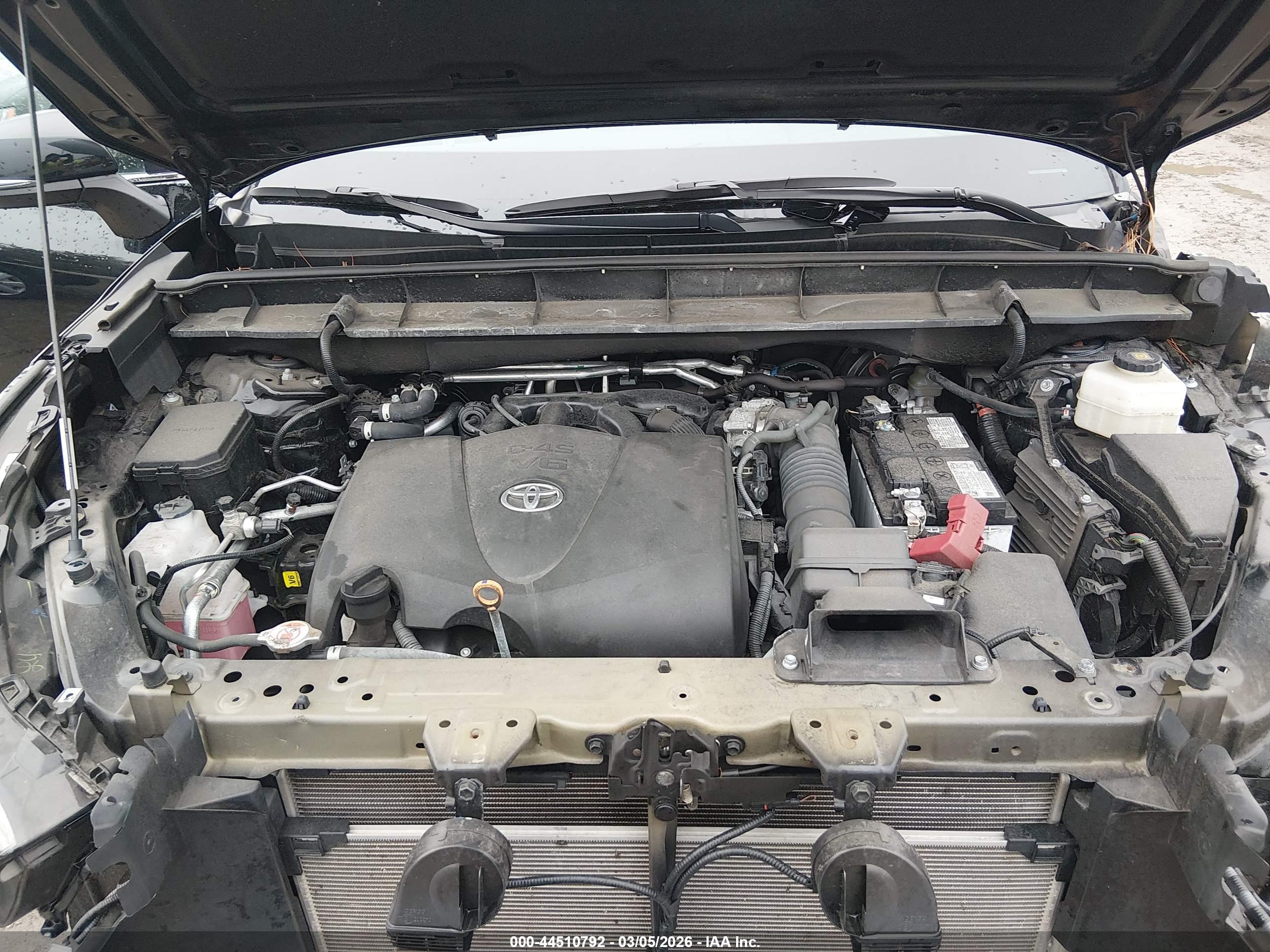 TOYOTA HIGHLANDER image 10