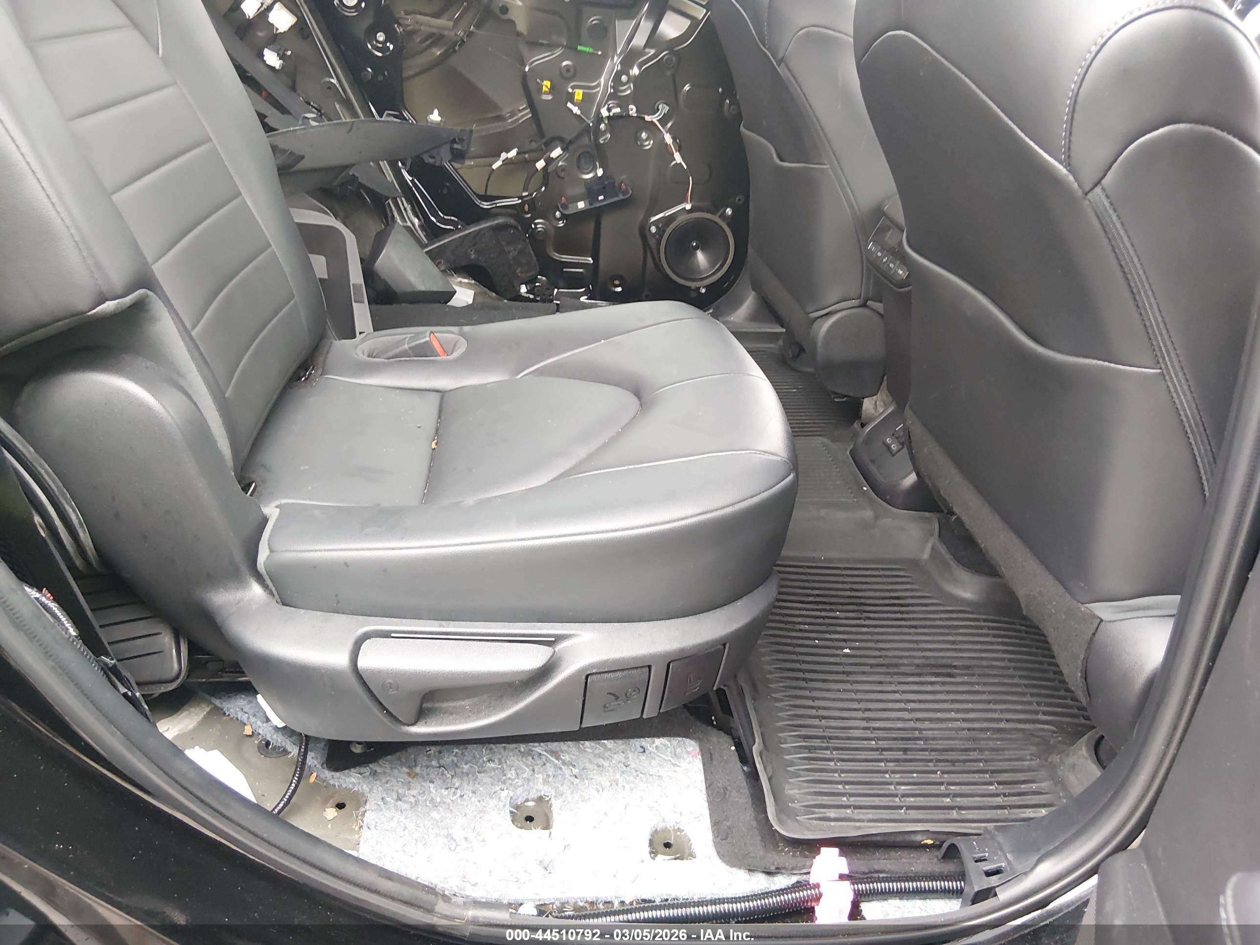 TOYOTA HIGHLANDER image 8