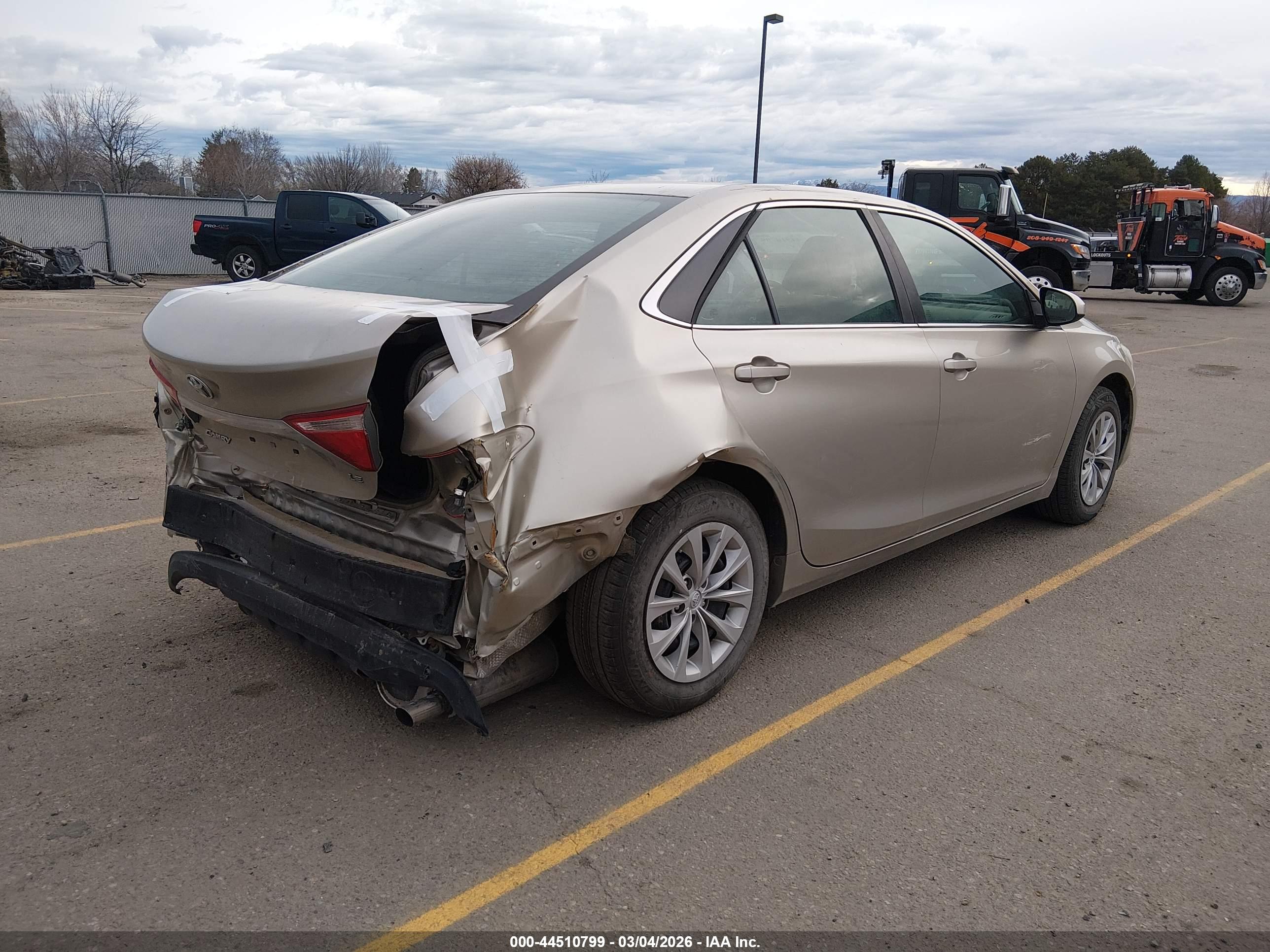 TOYOTA CAMRY image 4
