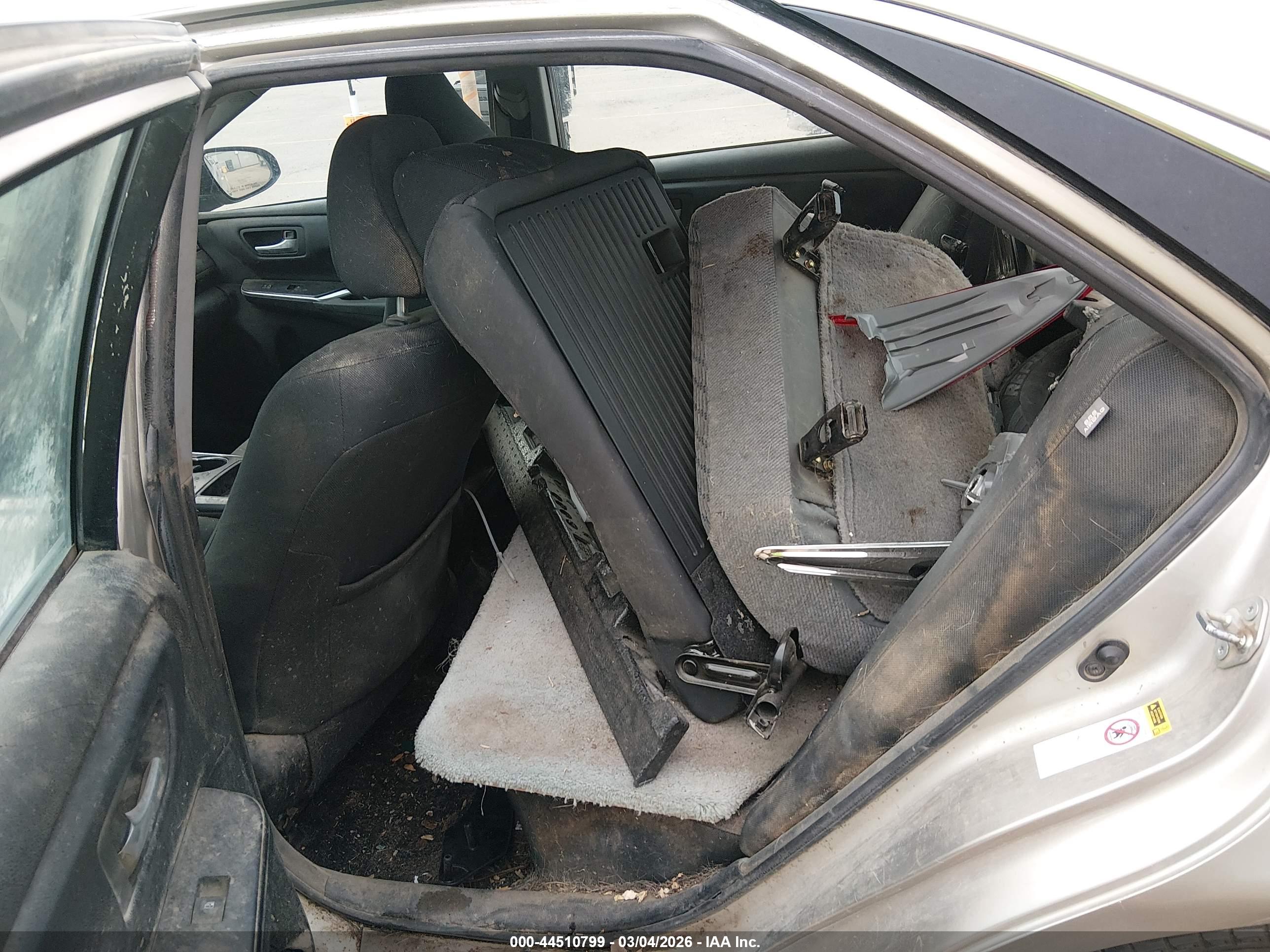 TOYOTA CAMRY image 8