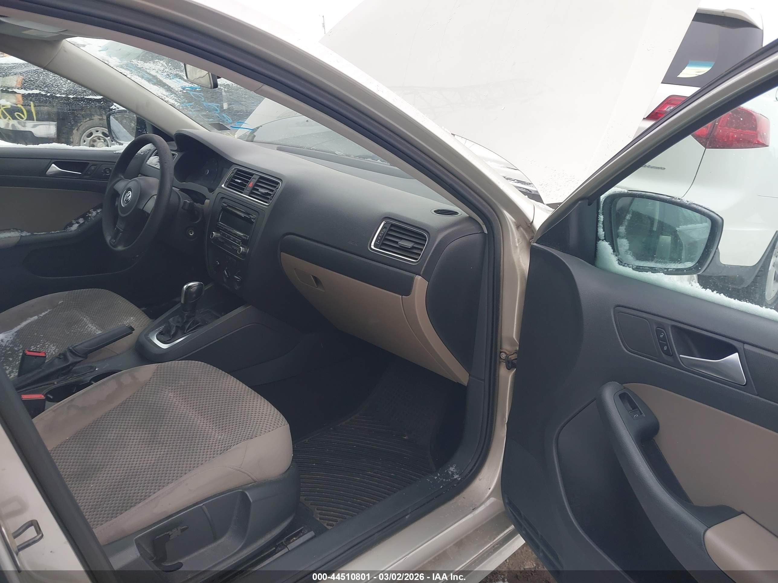 VOLKSWAGEN JETTA image 5