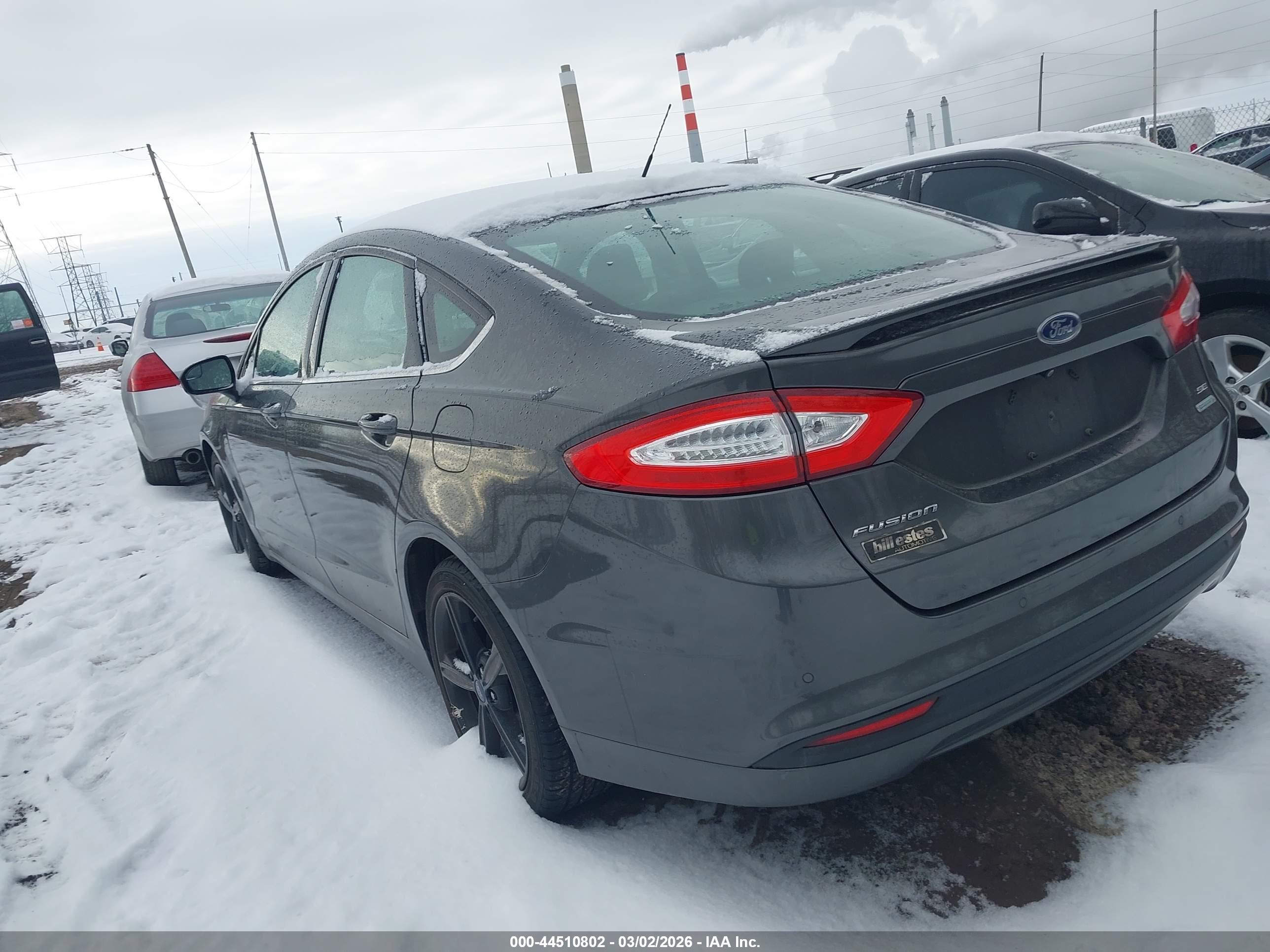 FORD FUSION image 3