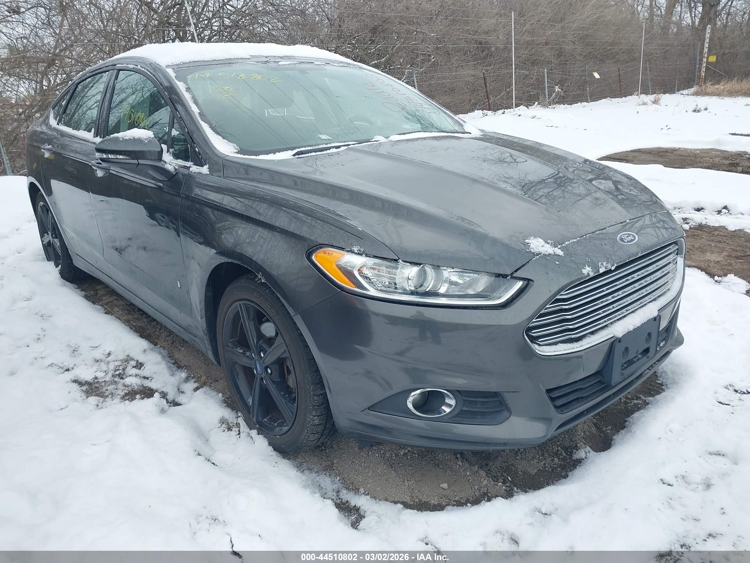 FORD FUSION image 6