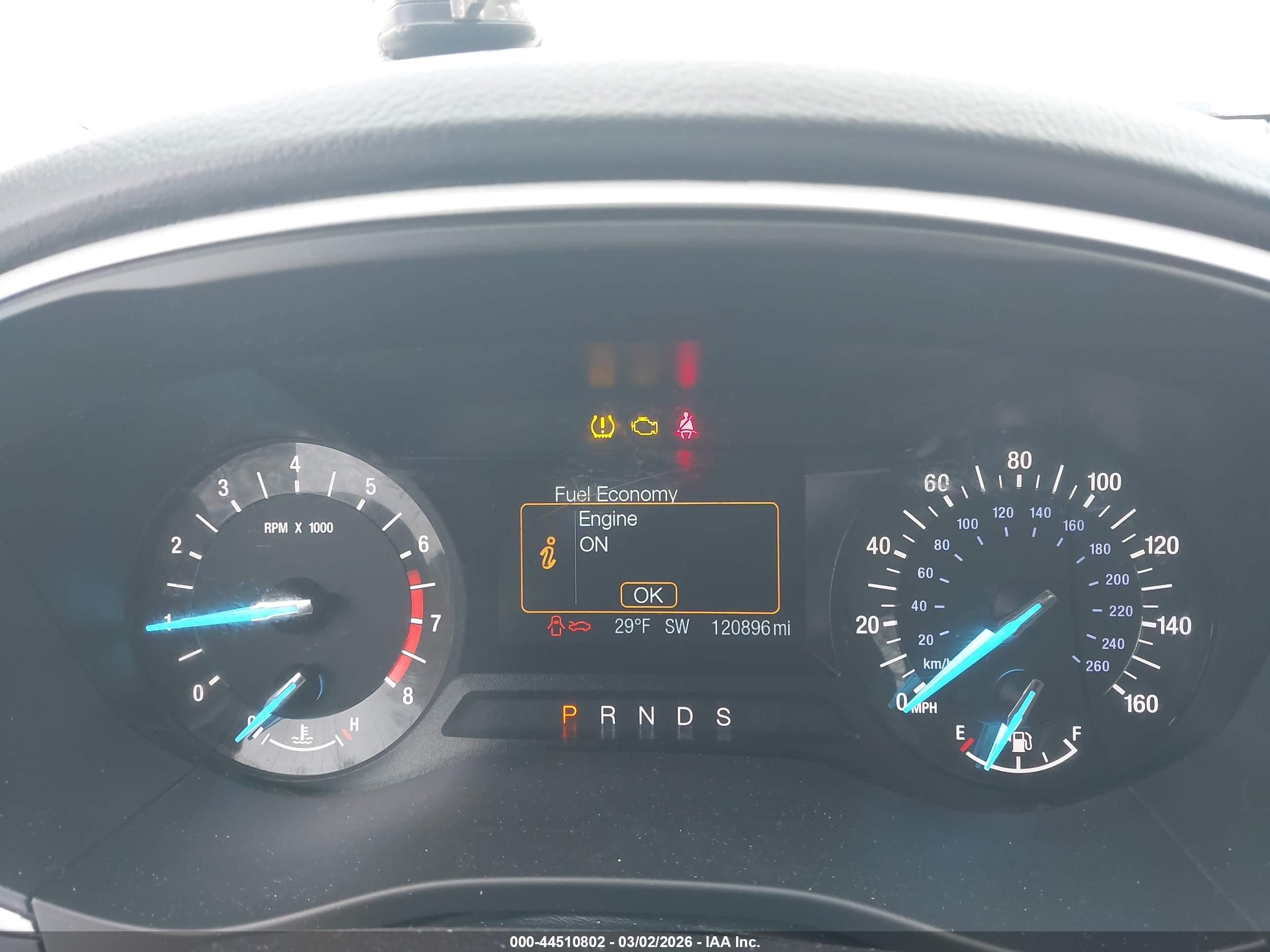 FORD FUSION image 7