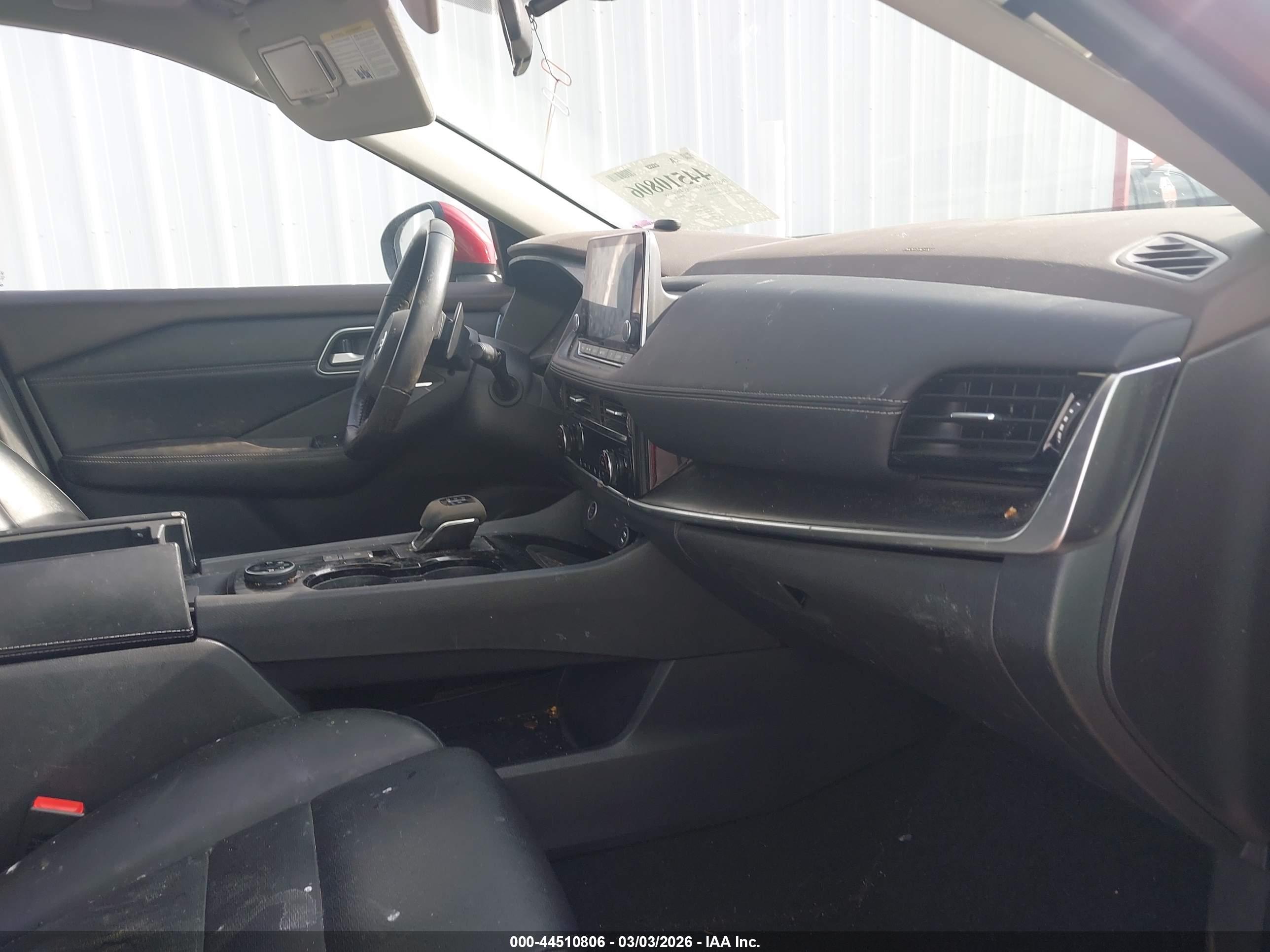 NISSAN ROGUE image 5