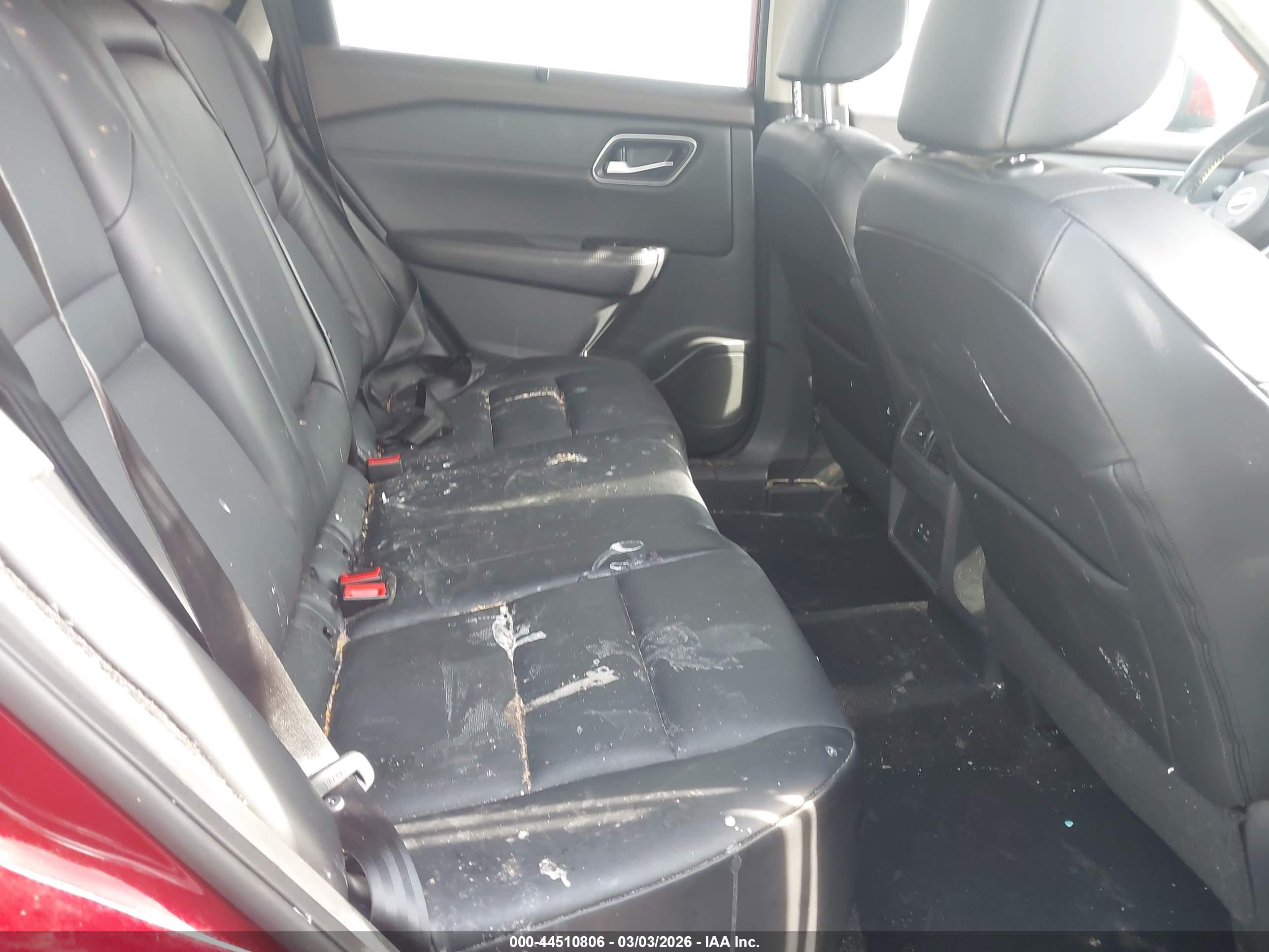 NISSAN ROGUE image 8