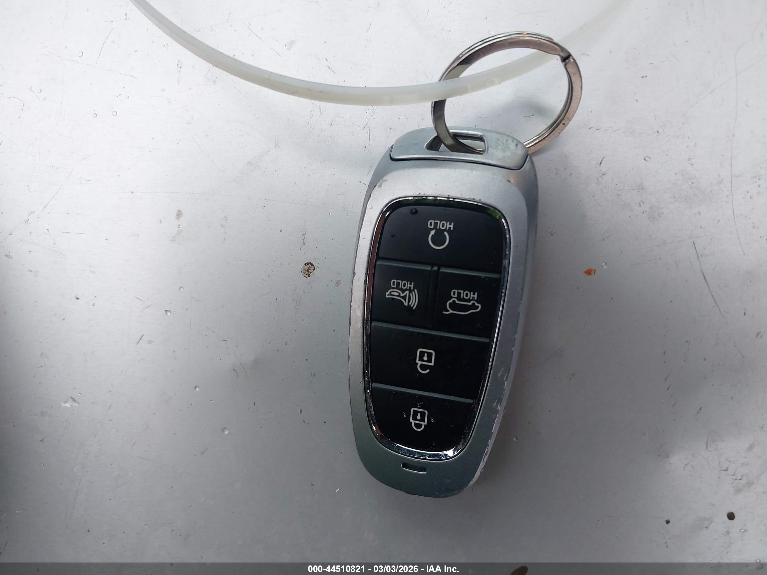 HYUNDAI TUCSON image 11