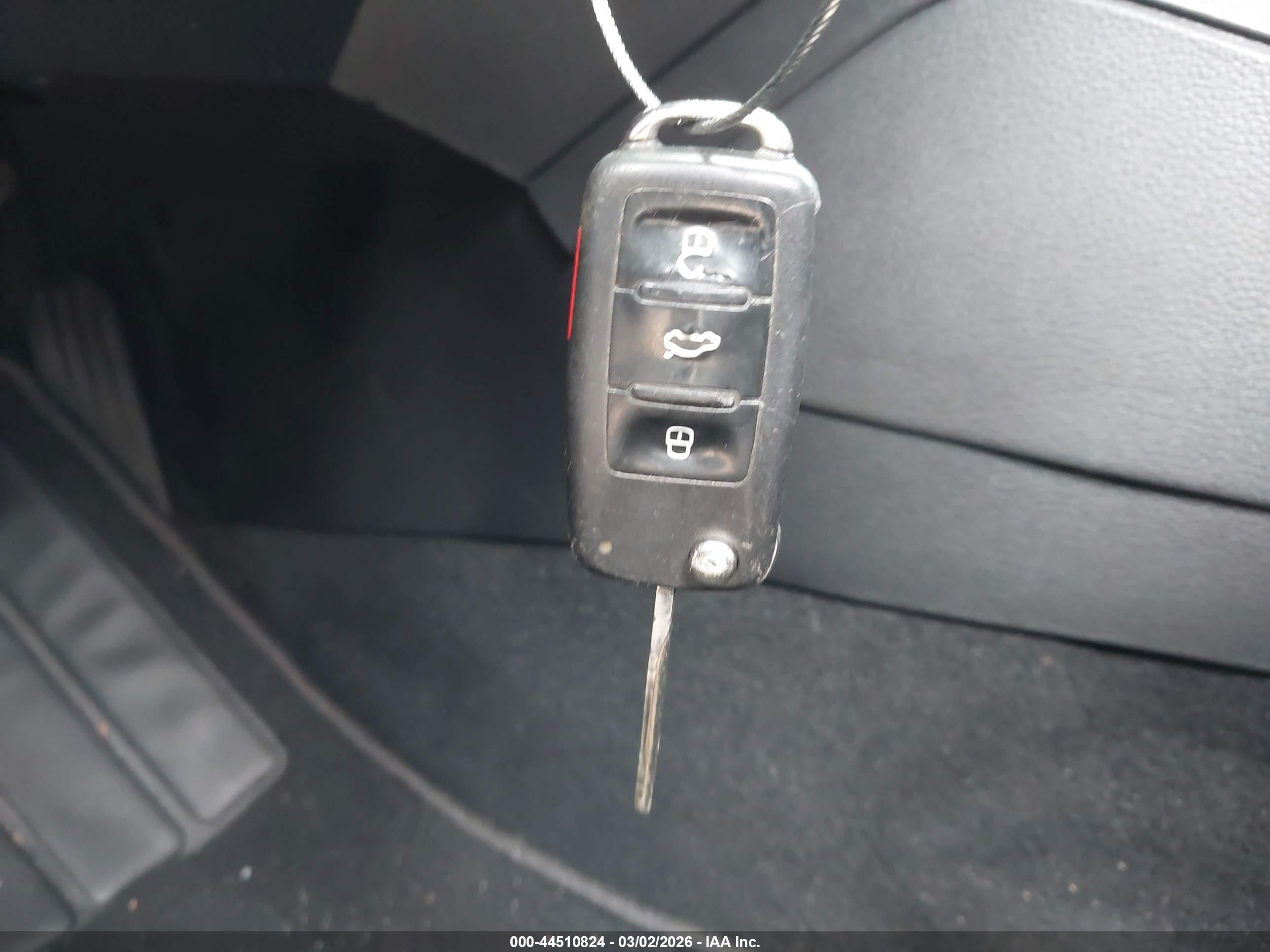VOLKSWAGEN JETTA image 11