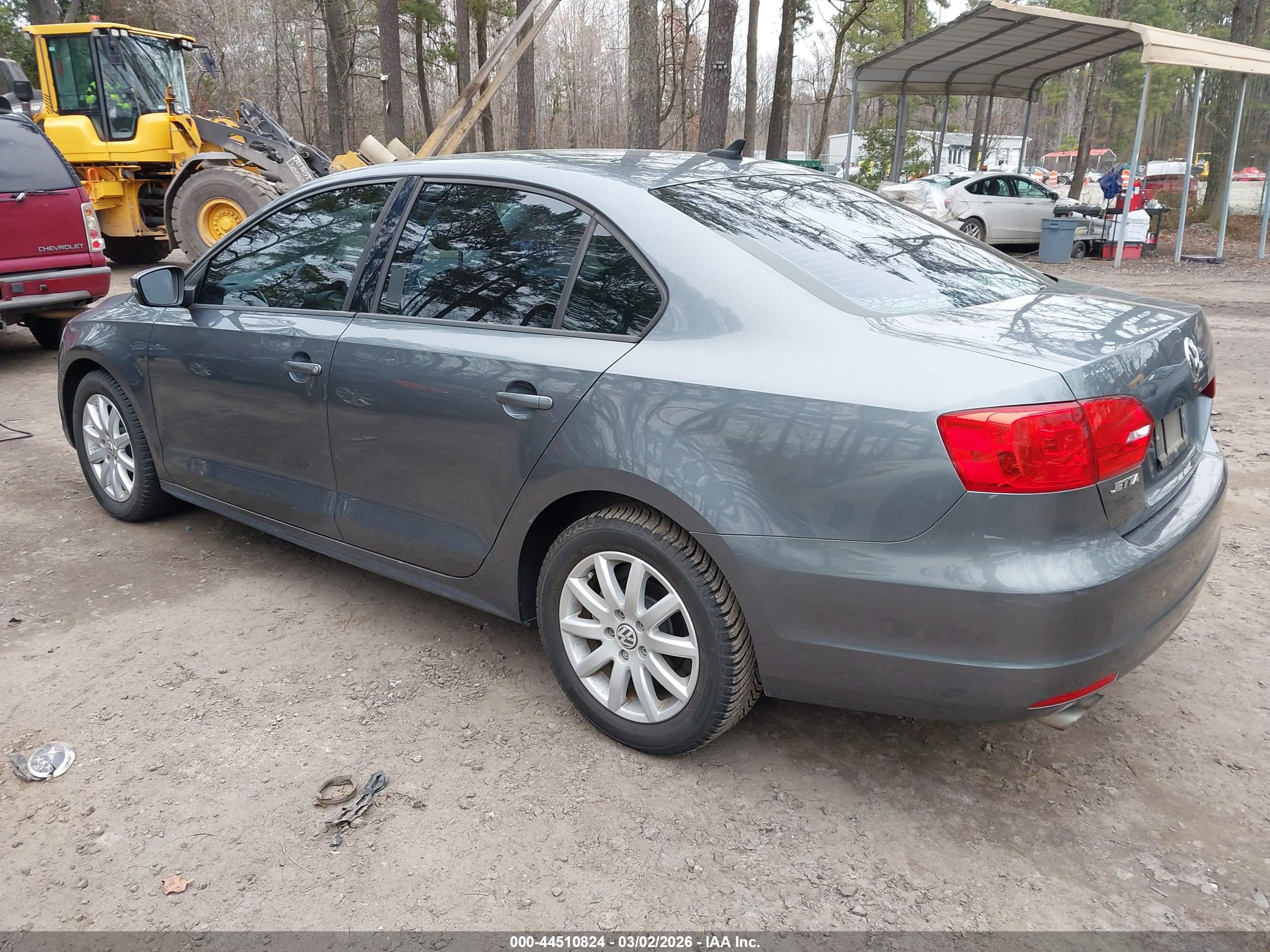 VOLKSWAGEN JETTA image 3