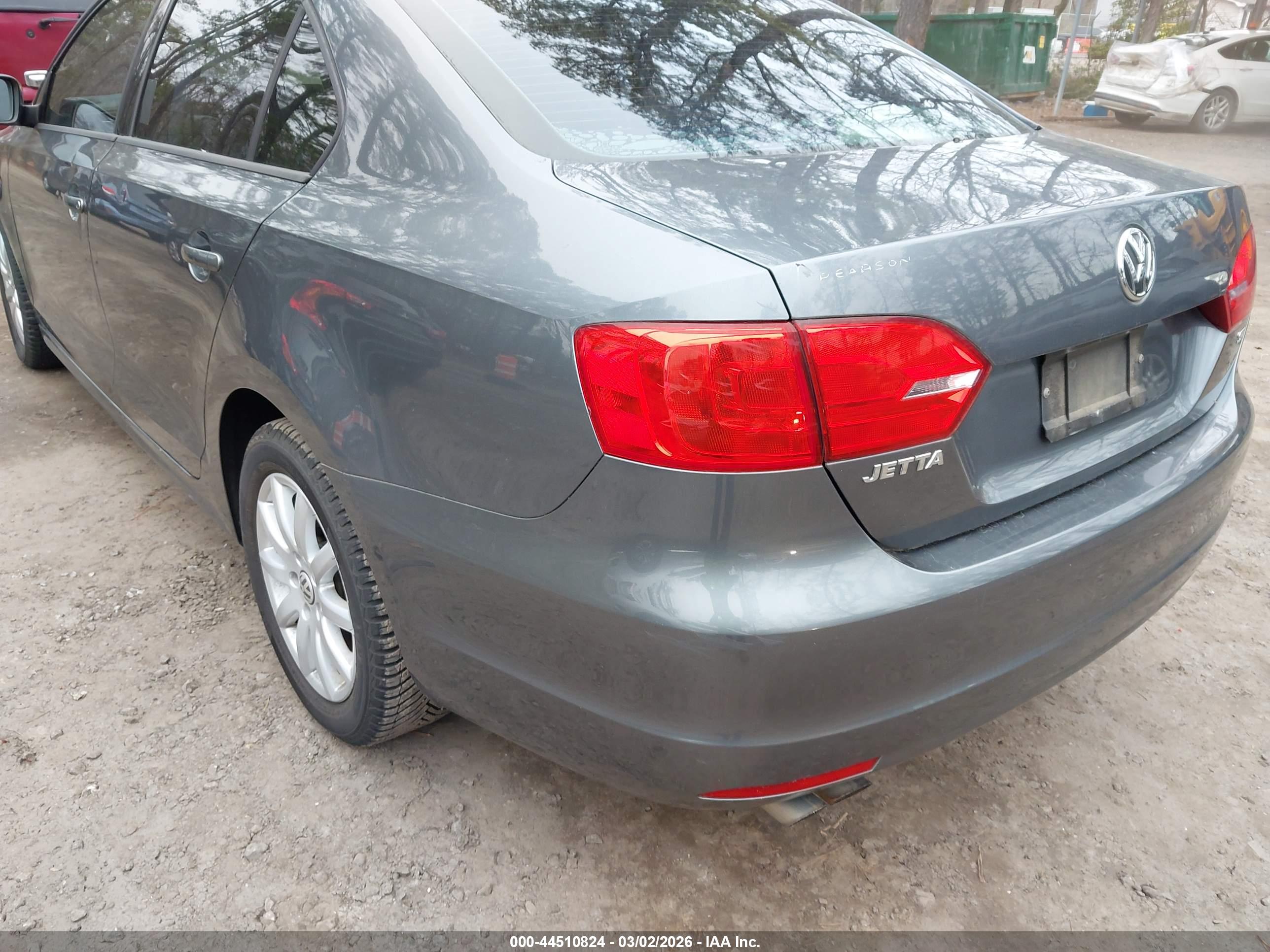 VOLKSWAGEN JETTA image 6