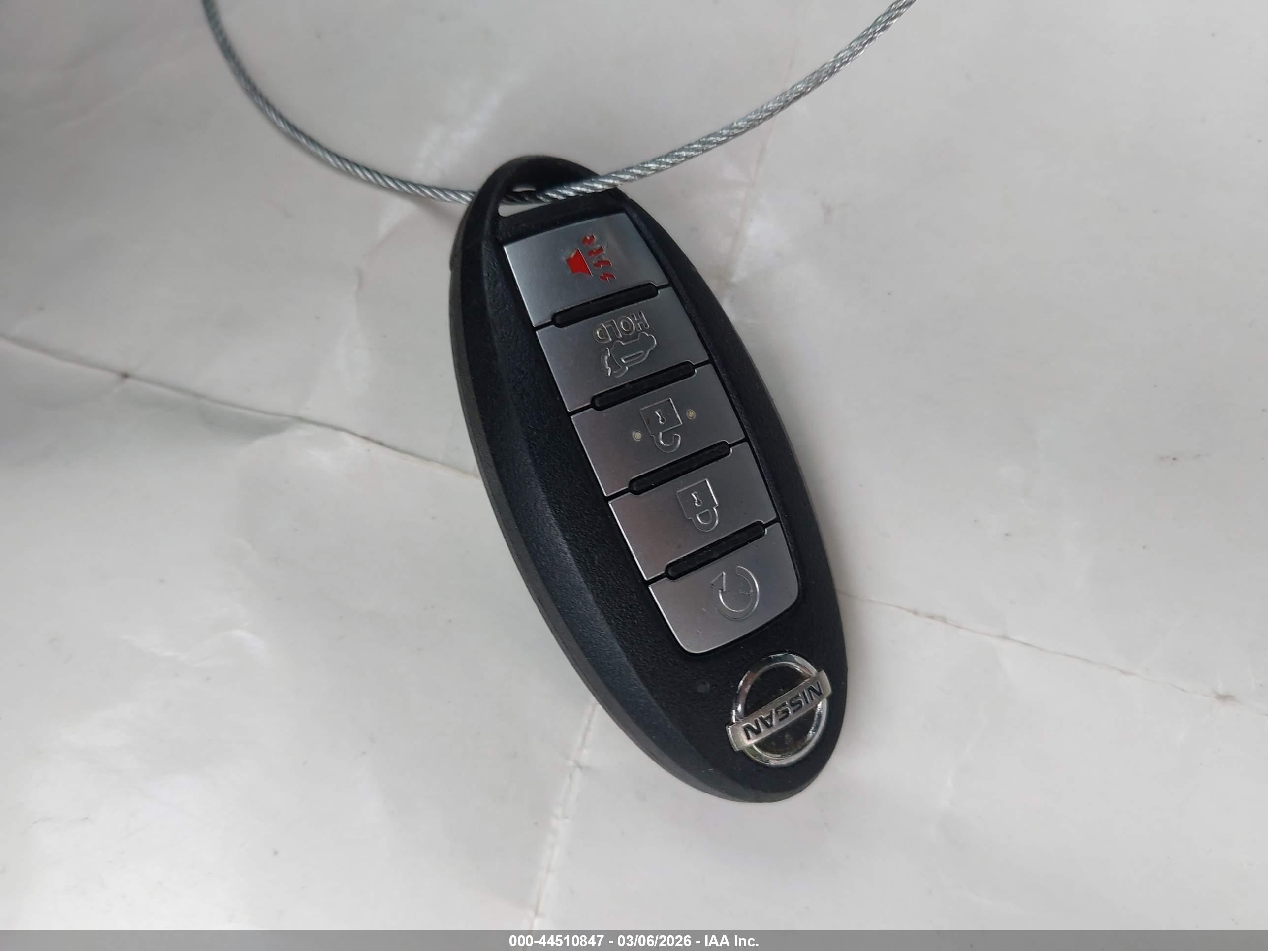 NISSAN ROGUE image 11