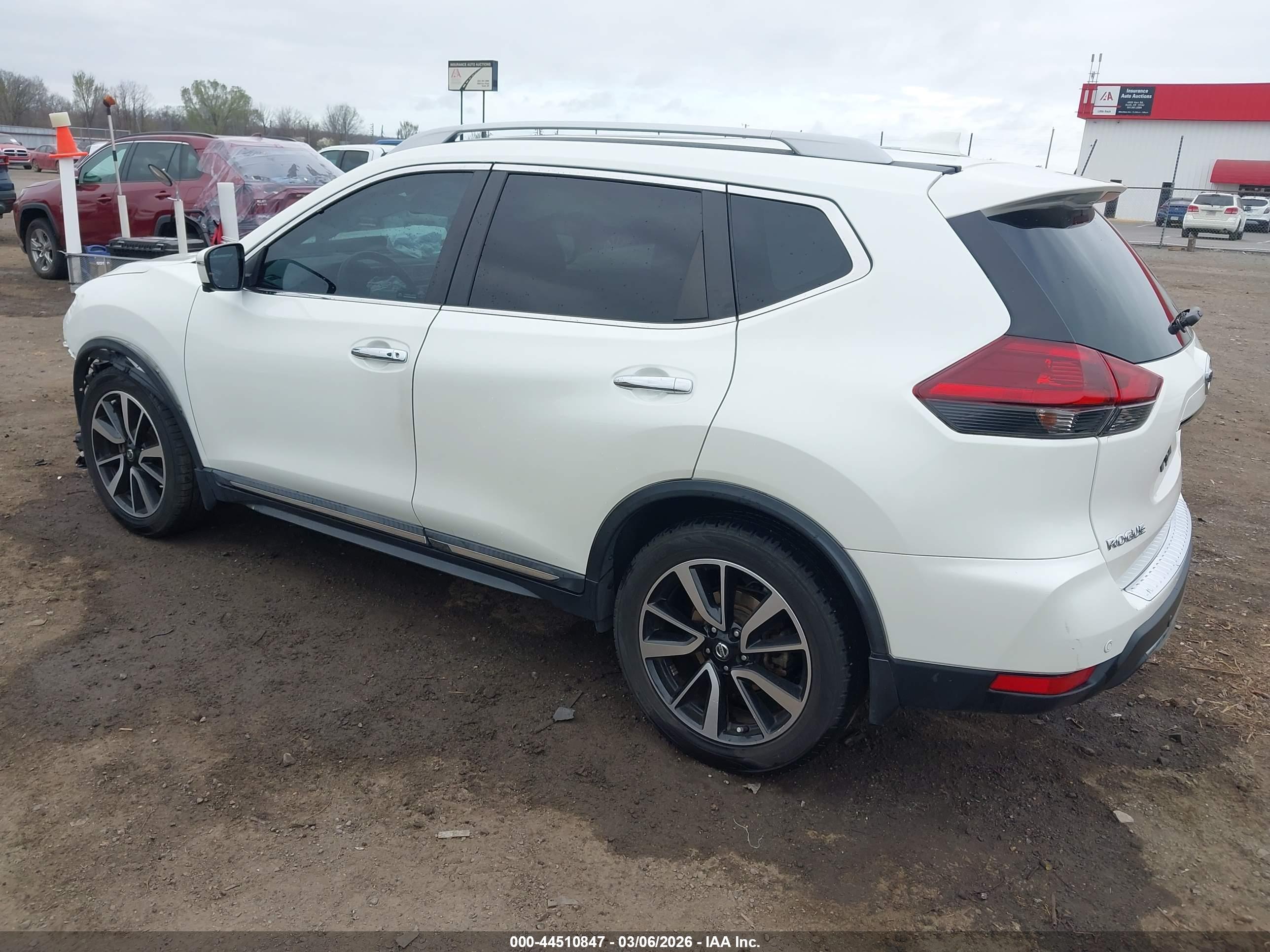NISSAN ROGUE image 3