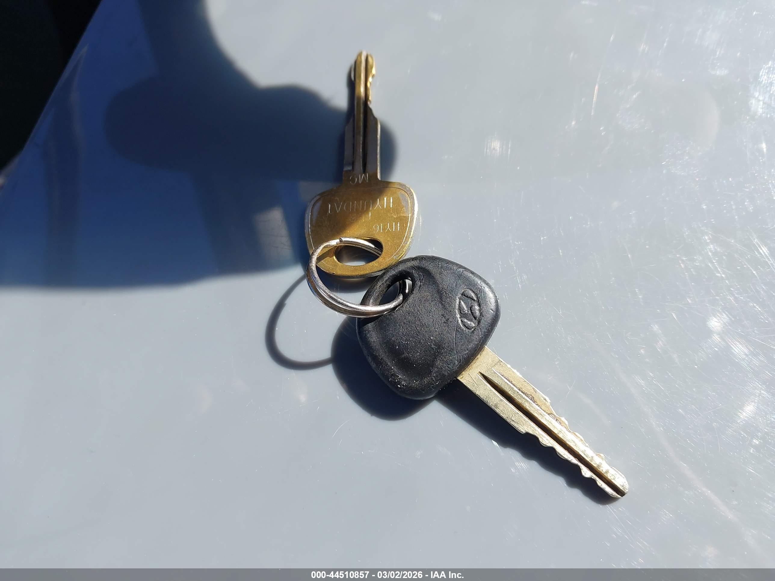 HYUNDAI ACCENT image 11