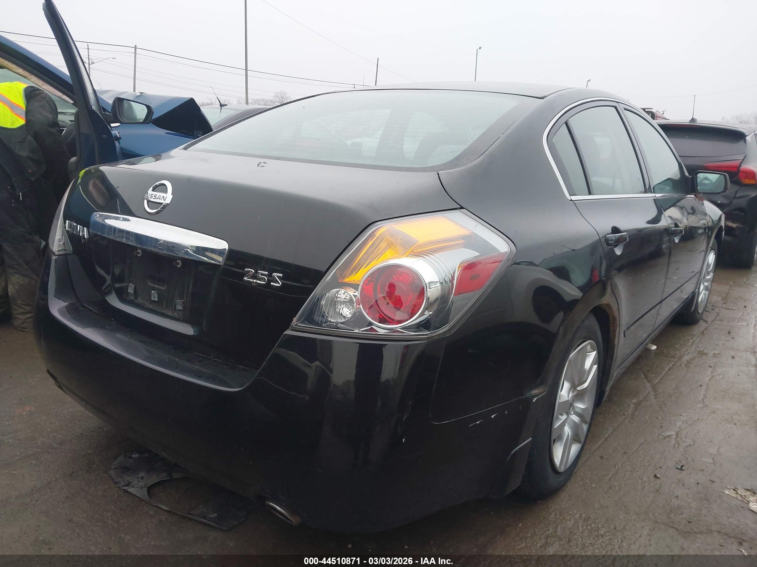 NISSAN ALTIMA image 4