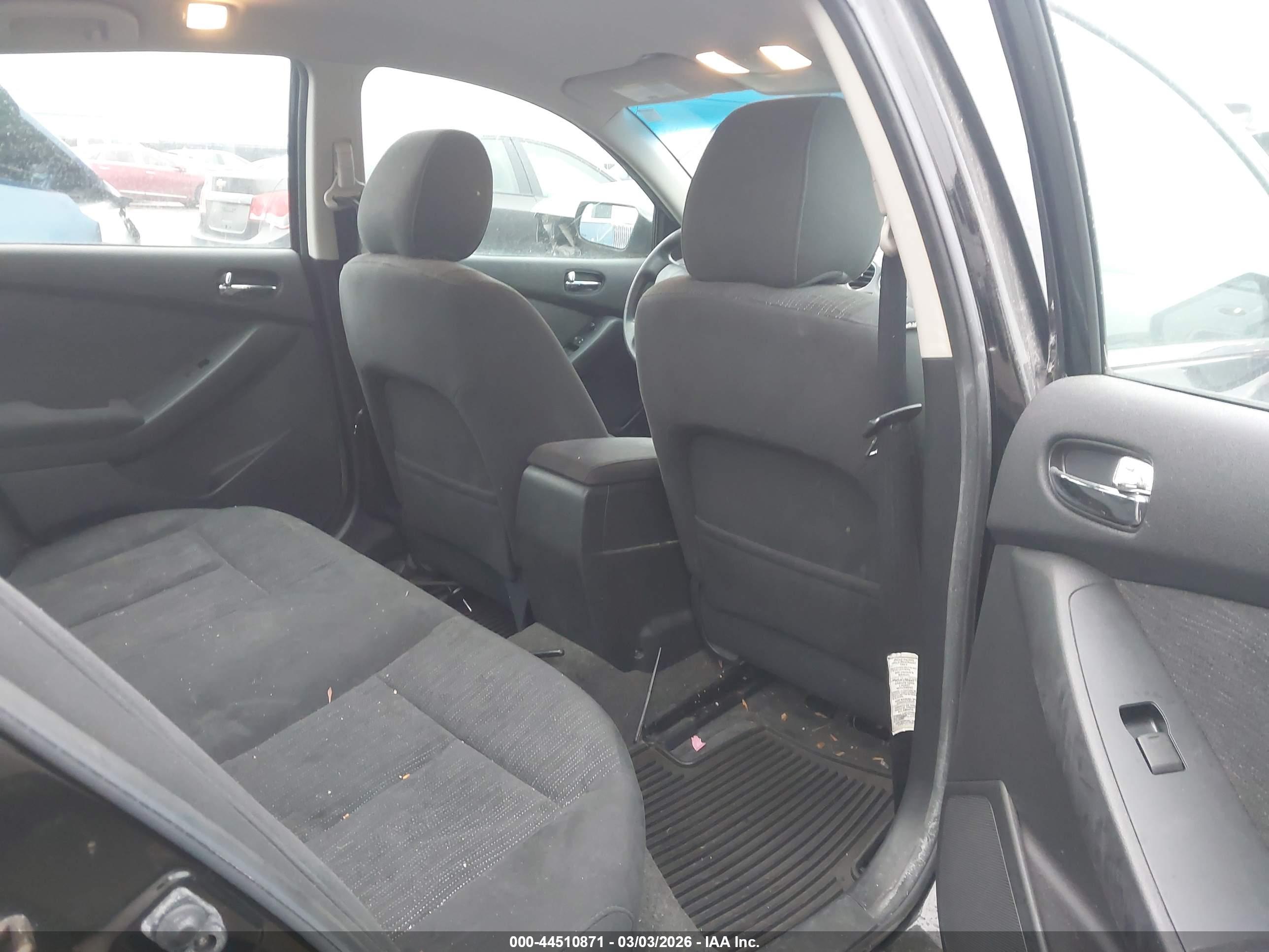 NISSAN ALTIMA image 8